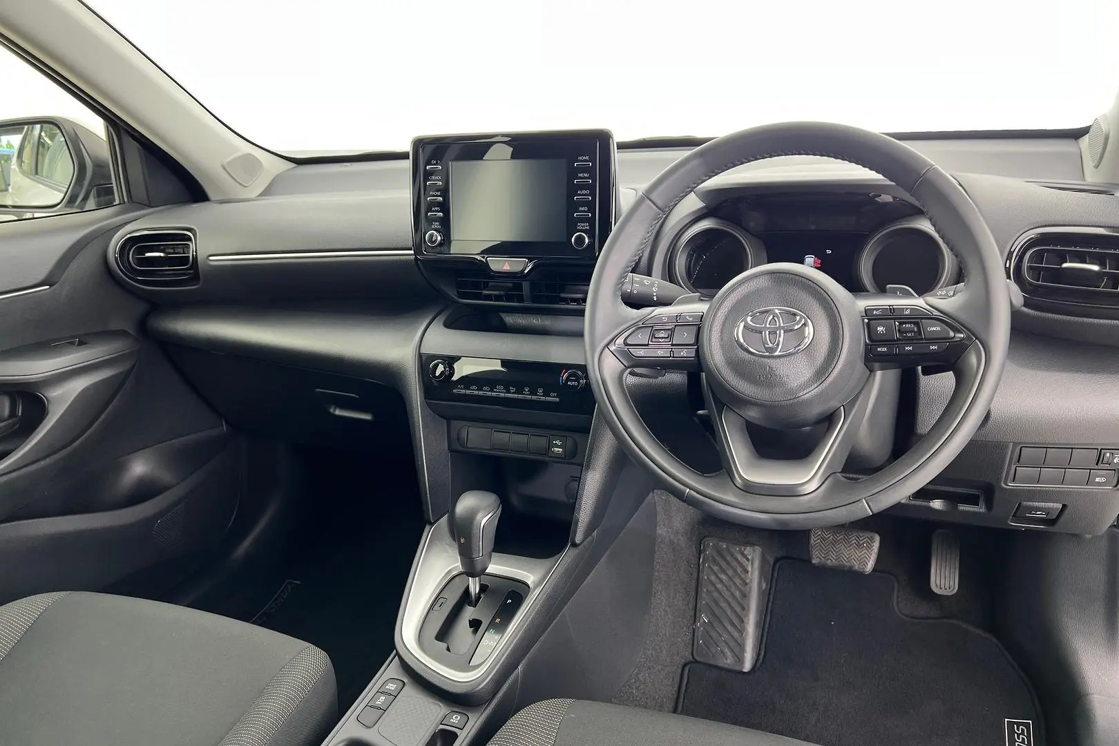 2023 Toyota Yaris Cross Gallery Image 3