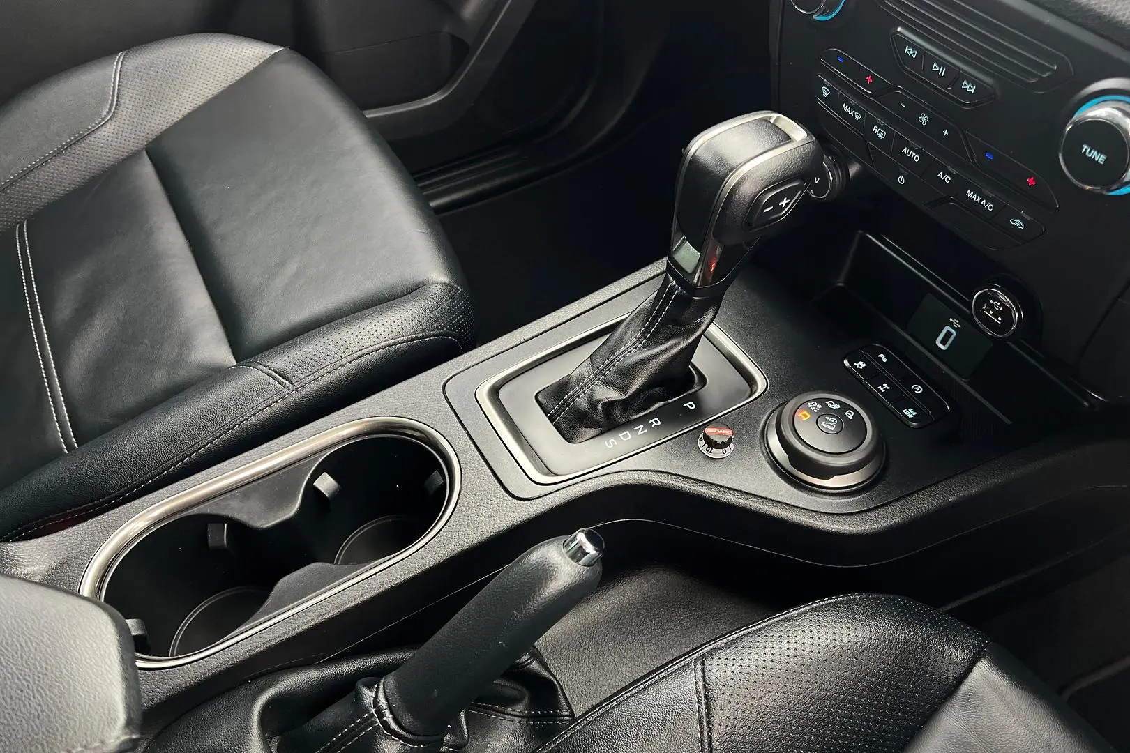 2021 Ford Everest Gallery Image 13