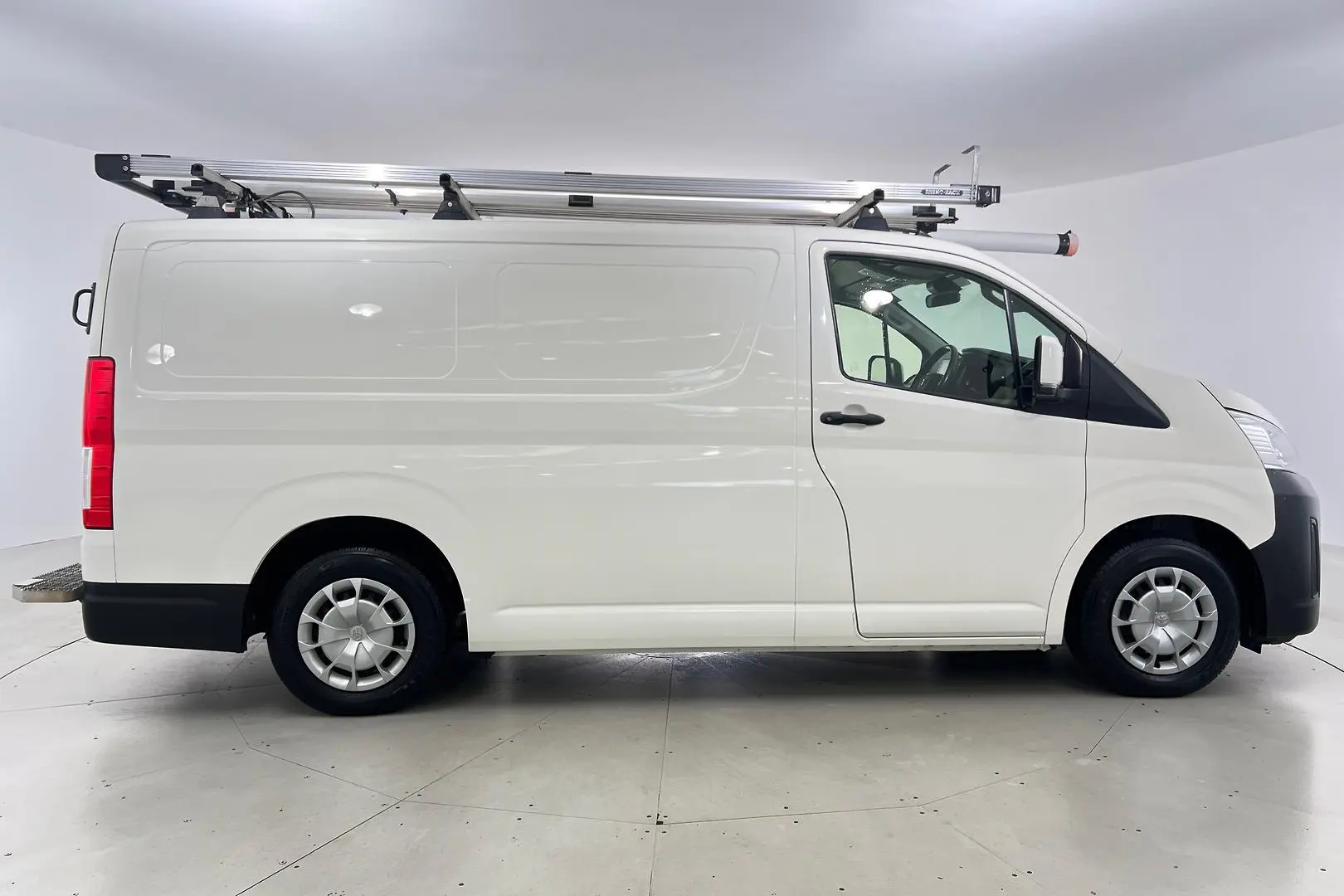 2021 Toyota Hiace Gallery Image 2