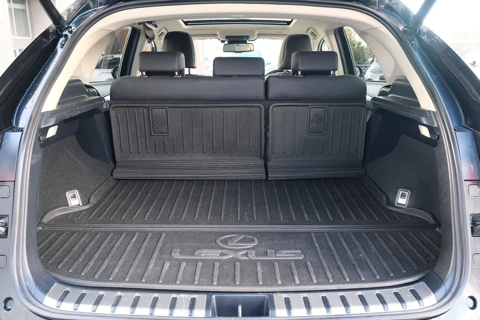 2019 Lexus NX Gallery Image 11