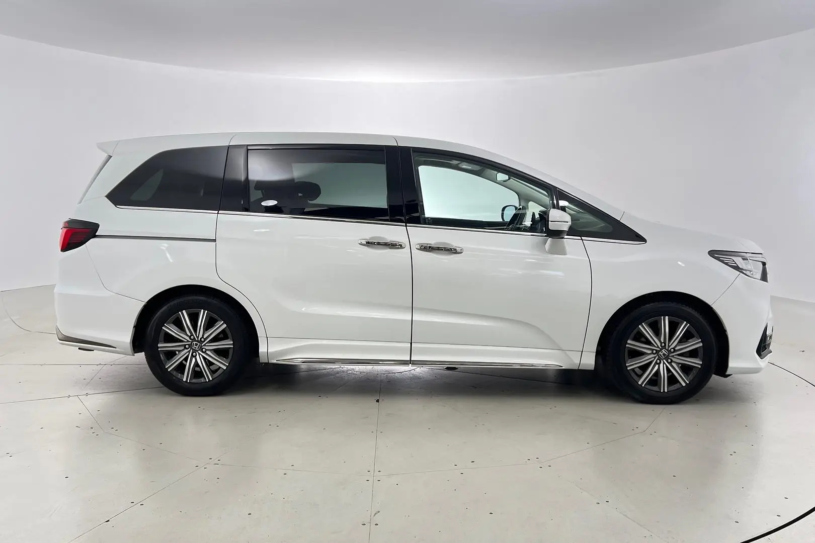 2021 Honda Odyssey Gallery Image 3