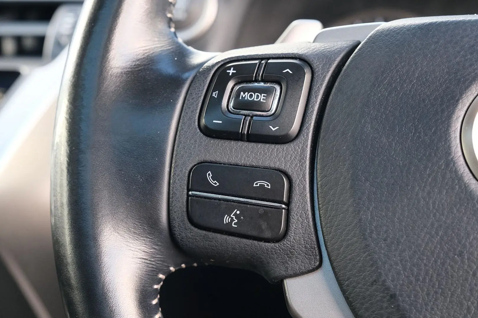2019 Lexus NX Gallery Image 16