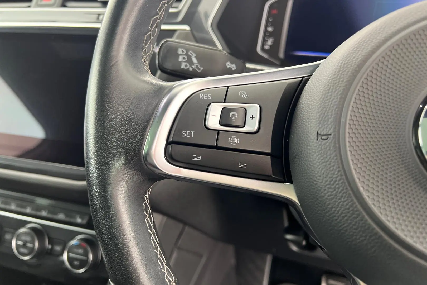 2021 Volkswagen Tiguan Gallery Image 18