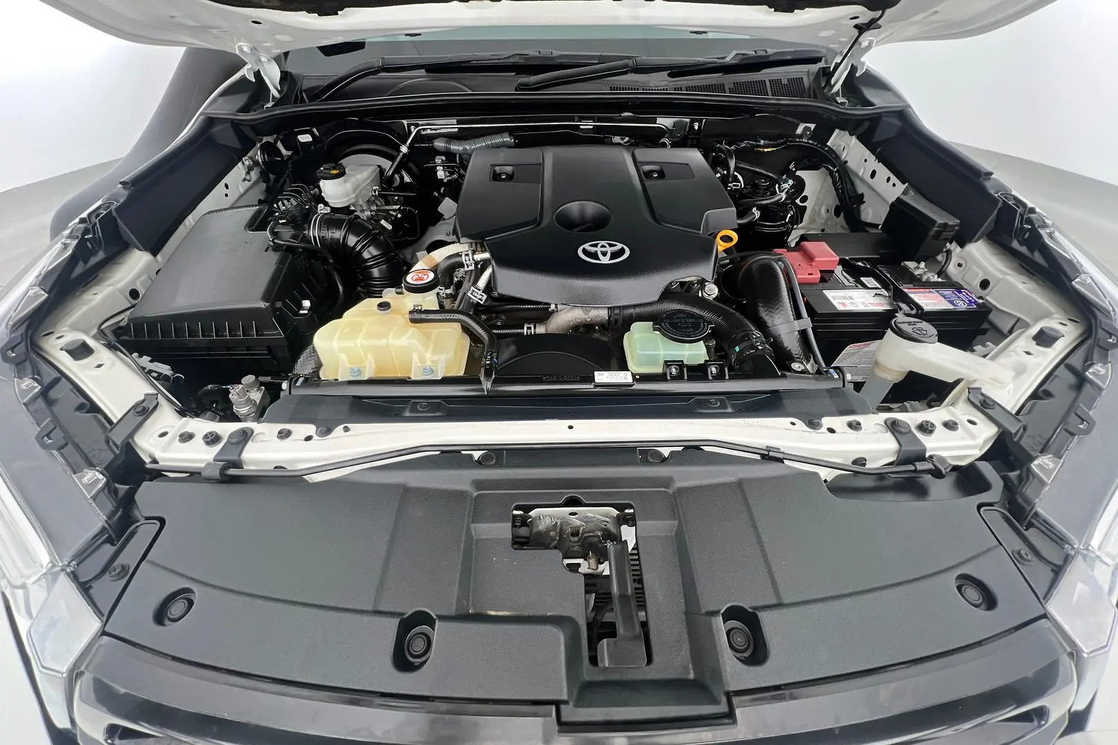 2020 Toyota Hilux Gallery Image 21