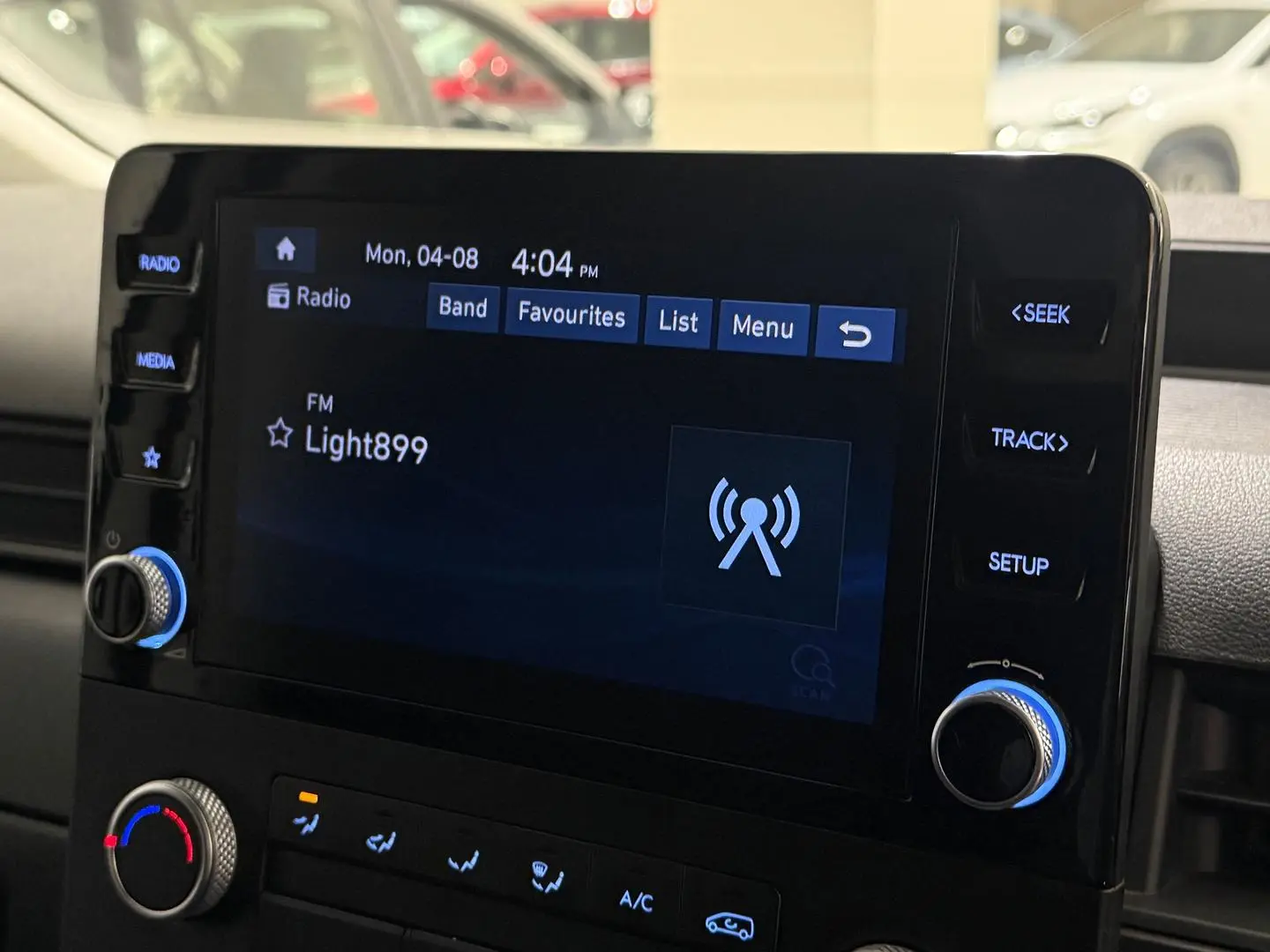 2023 Hyundai STARIA LOAD Gallery Image 17