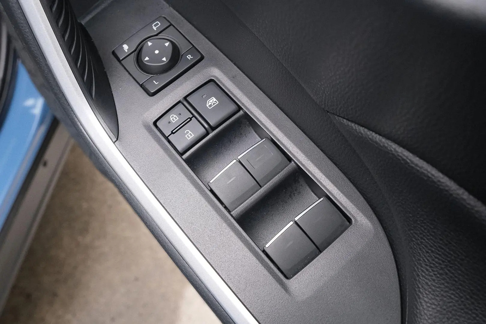 2024 Toyota RAV4 Gallery Image 12