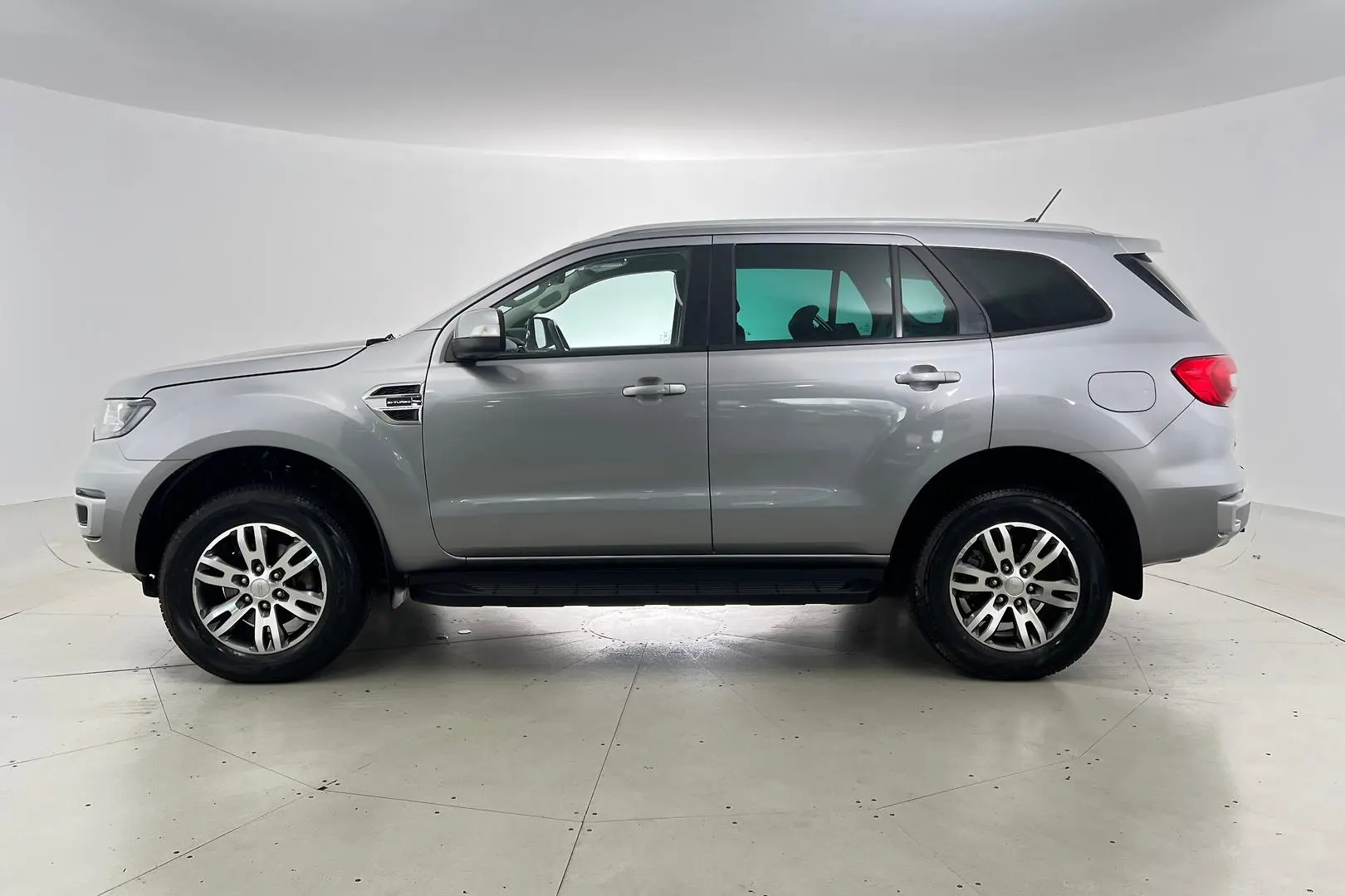 2020 Ford Everest Gallery Image 8