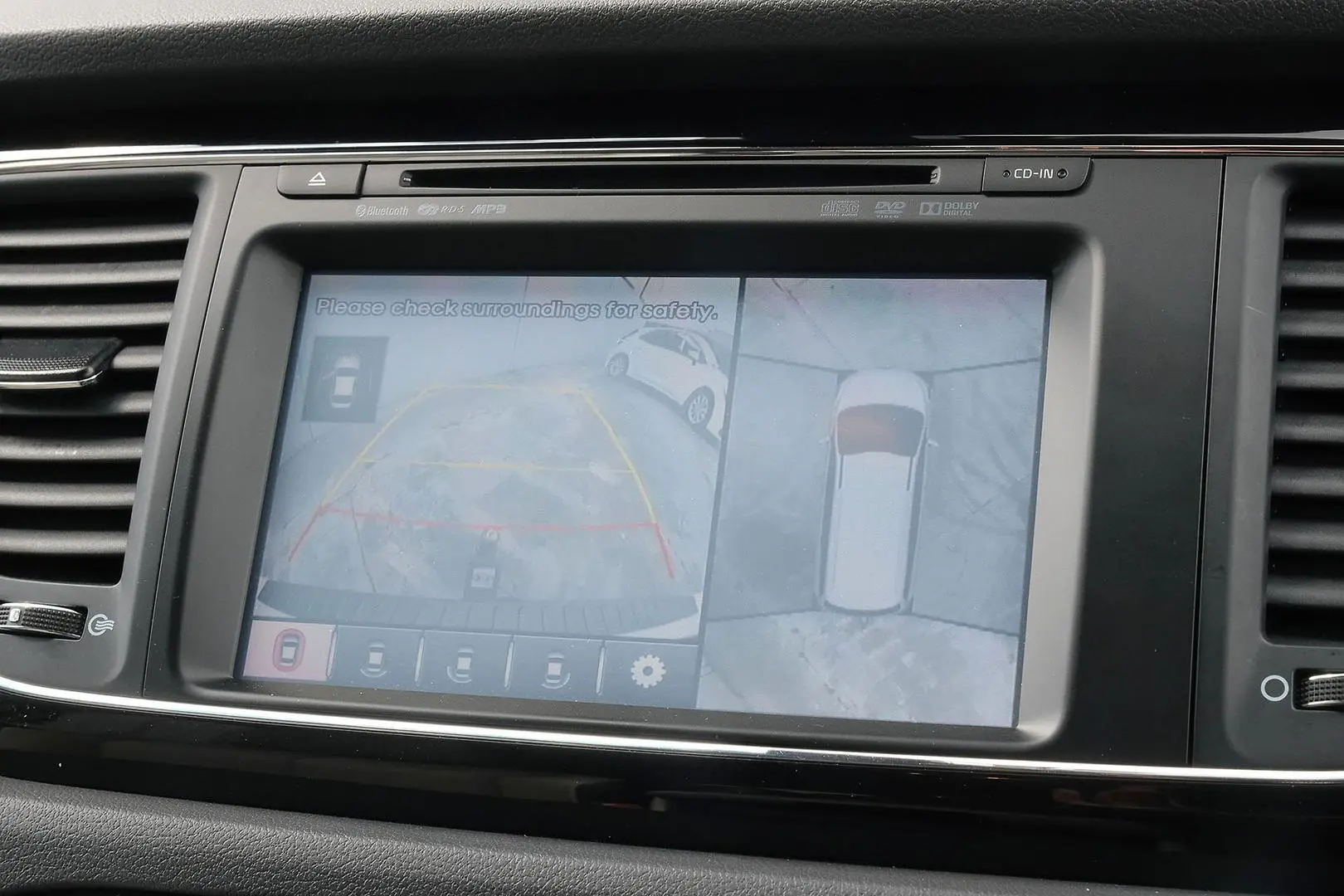 2017 Kia Carnival Gallery Image 8