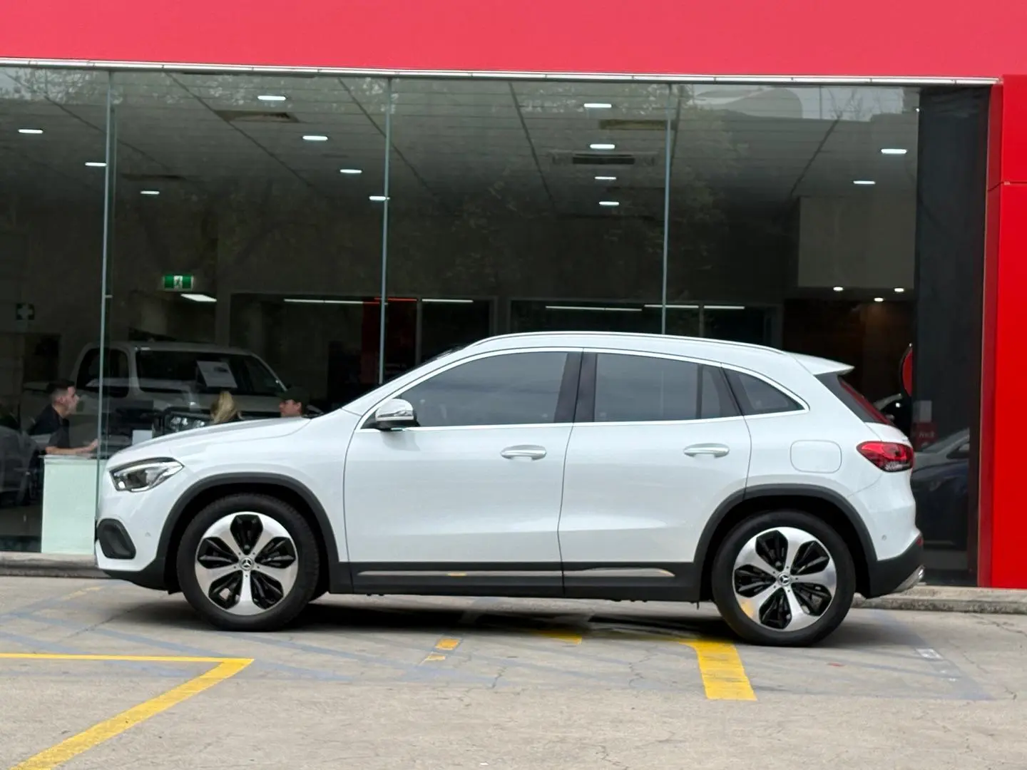 2021 Mercedes-Benz GLA-Class Gallery Image 5