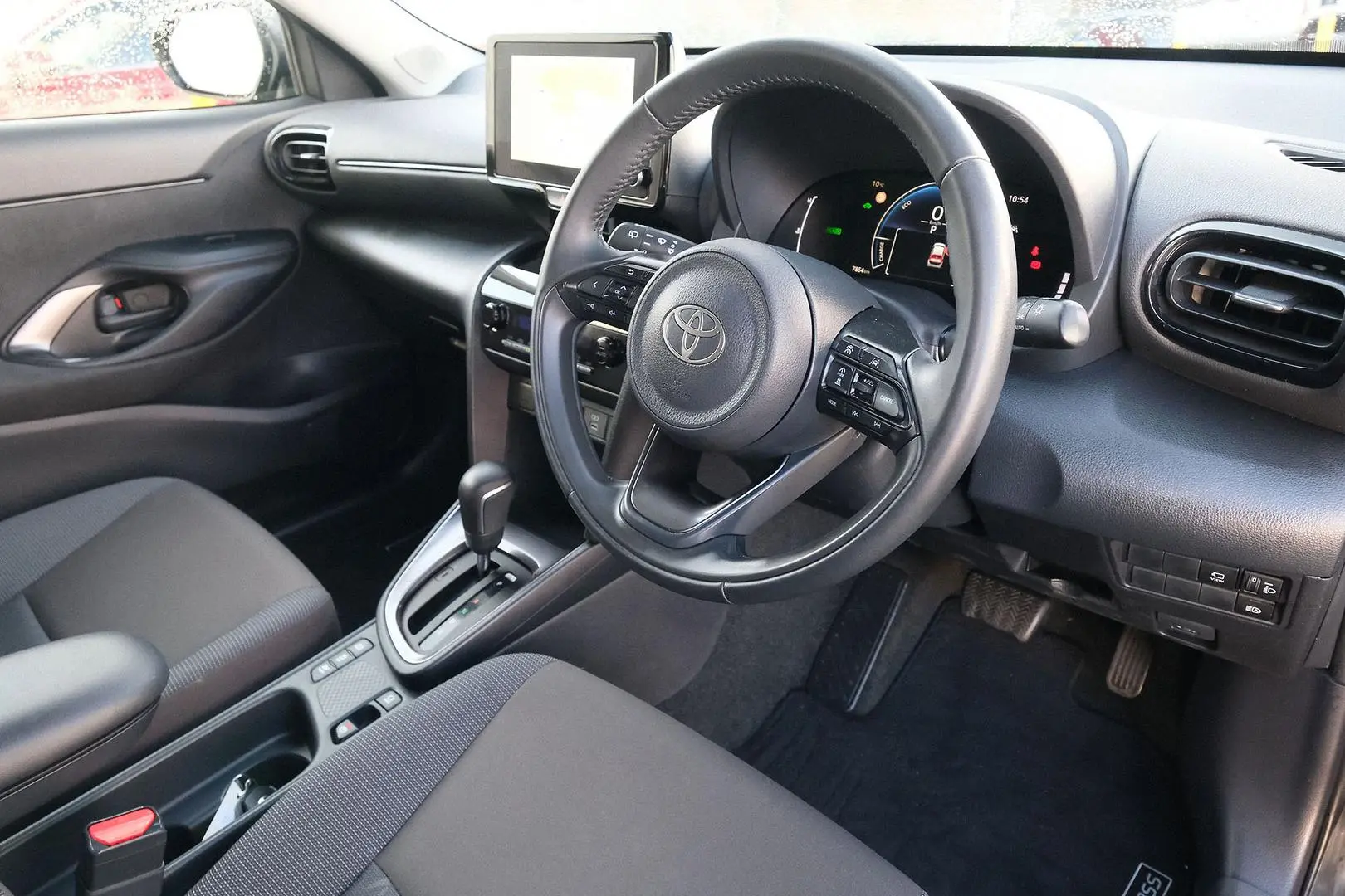 2024 Toyota Yaris Cross Gallery Image 7