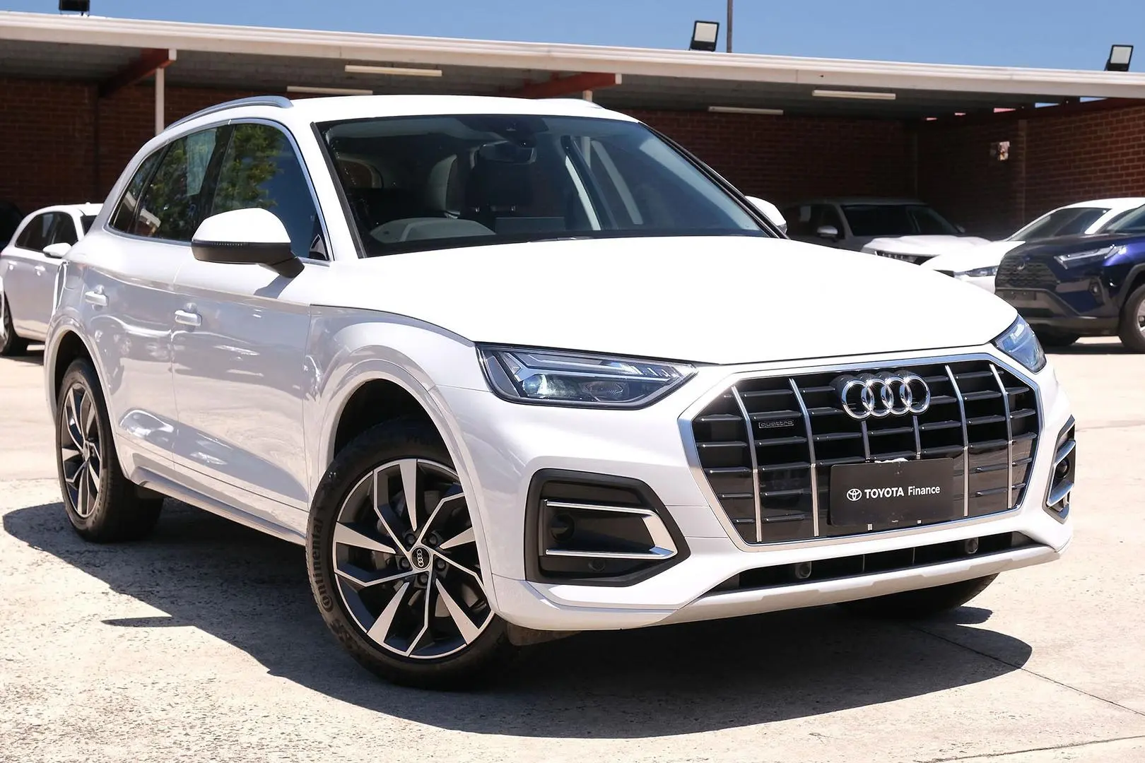 2022 Audi Q5 Gallery Image 1