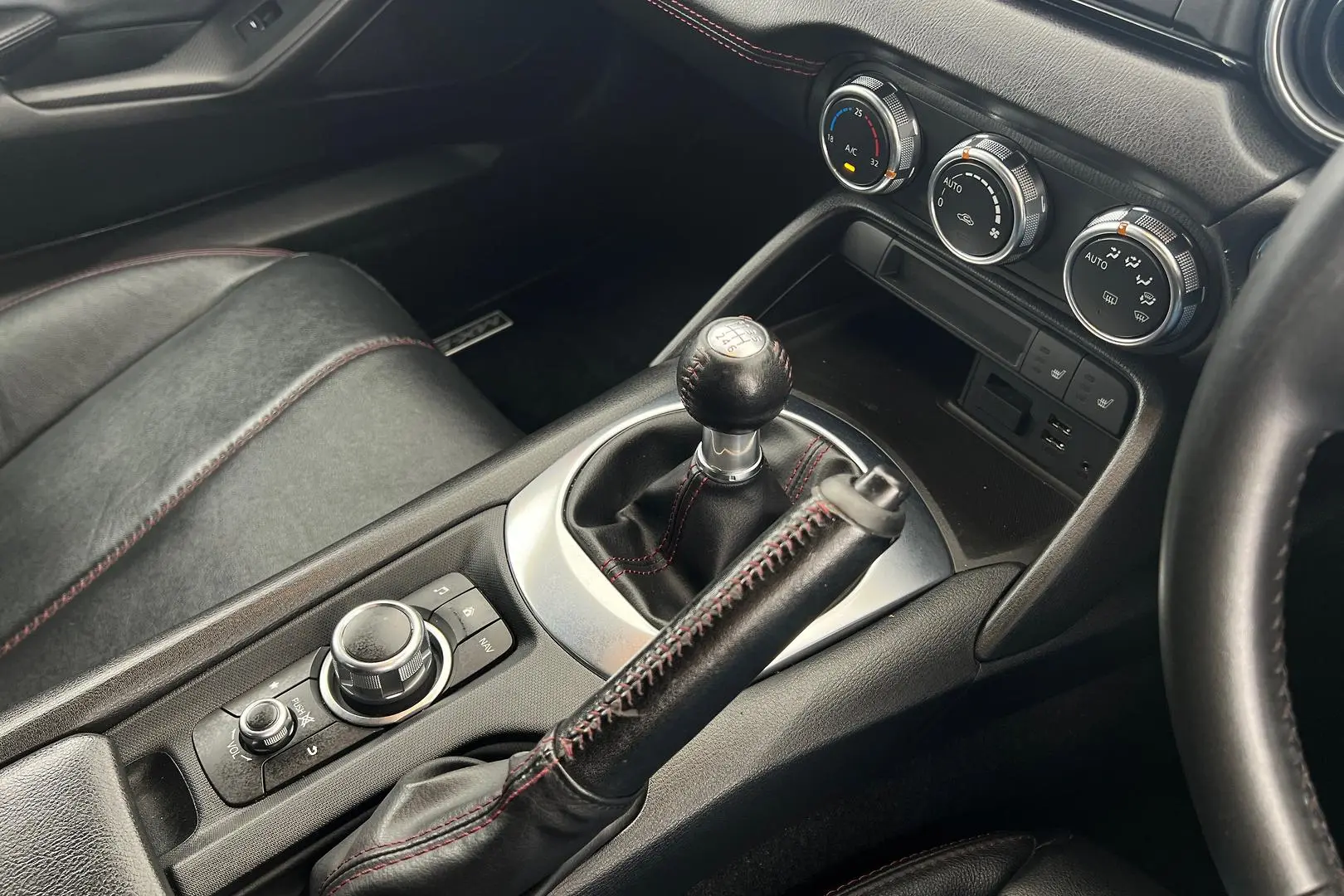 2017 Mazda MX-5 Gallery Image 15