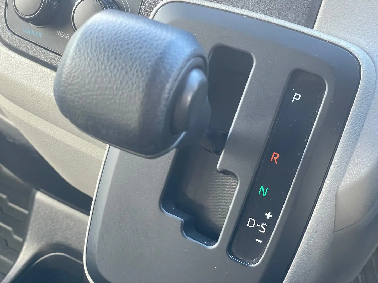 2019 Toyota Hiace Gallery Image 16