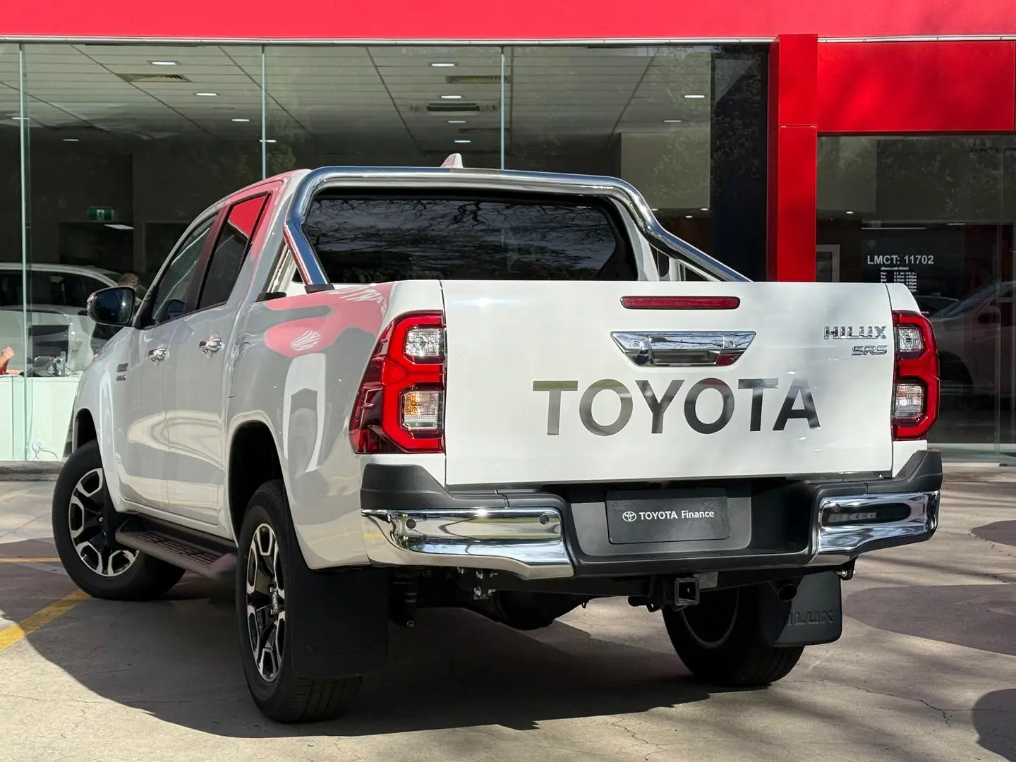 2023 Toyota Hilux Gallery Image 6