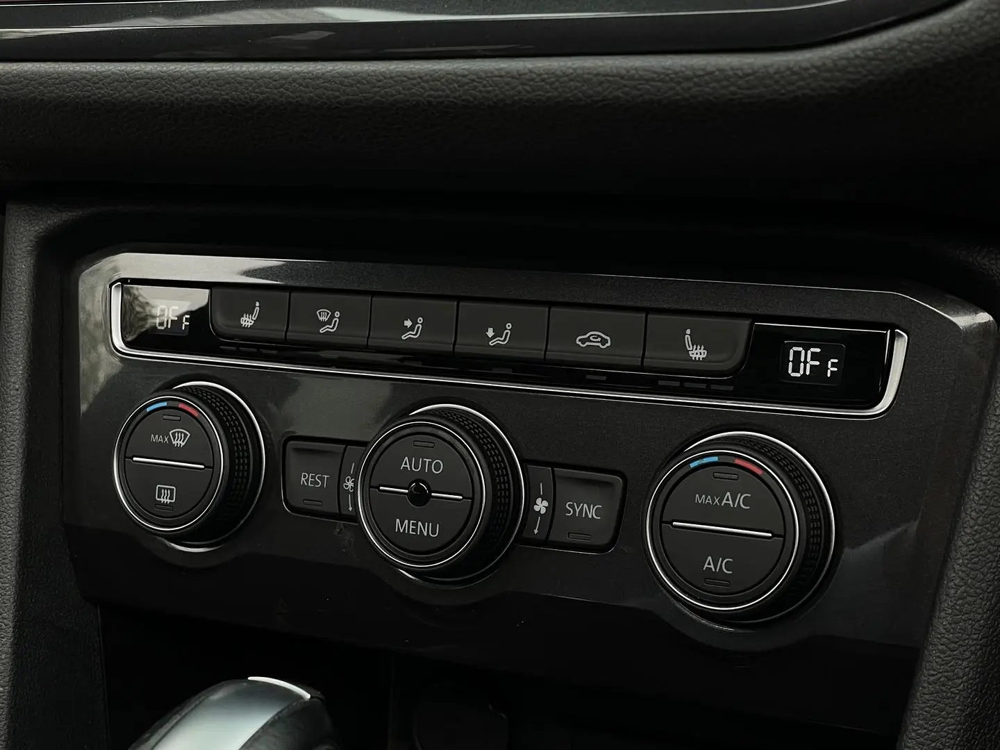 2021 Volkswagen Tiguan Gallery Image 22