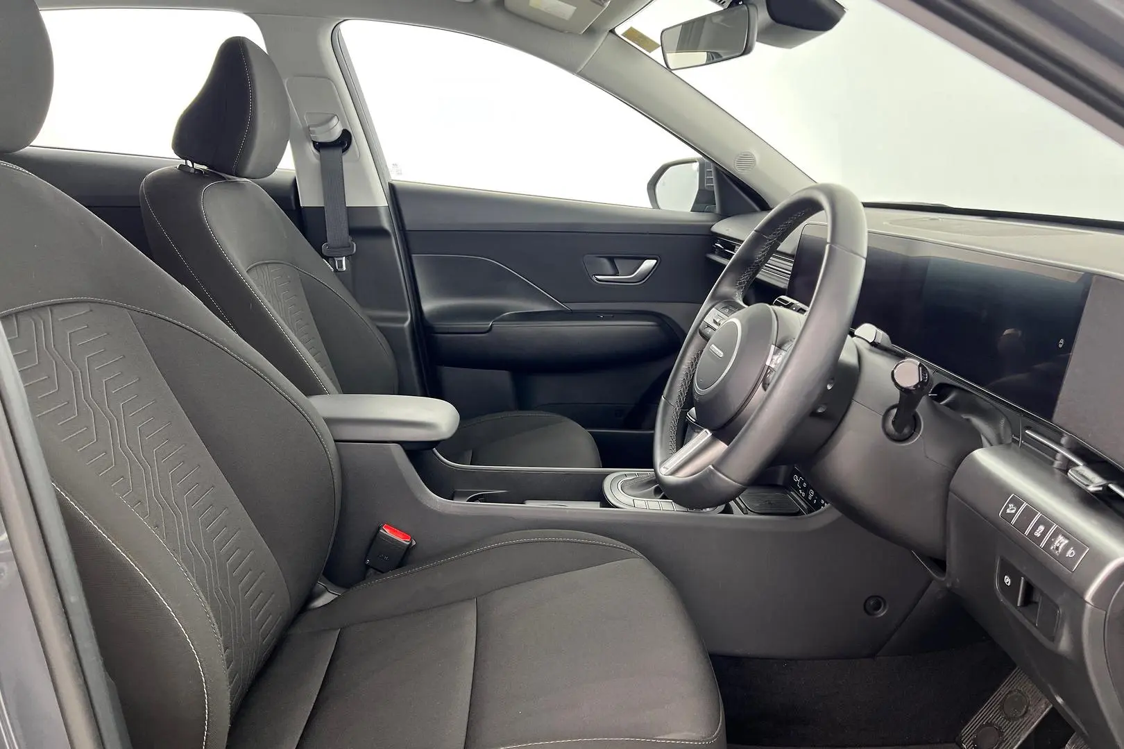 2024 Hyundai Kona Gallery Image 8