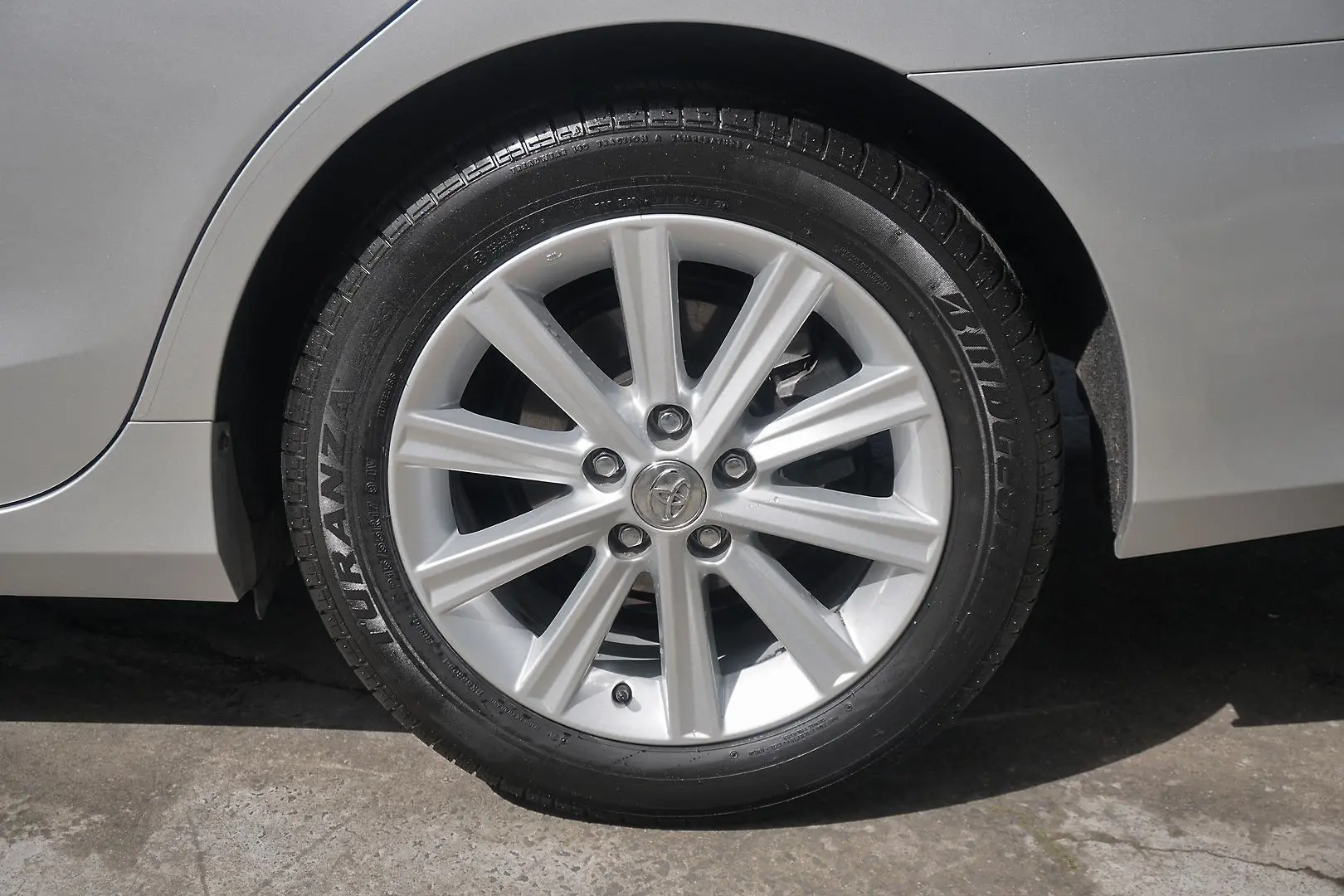 2015 Toyota Camry Gallery Image 18
