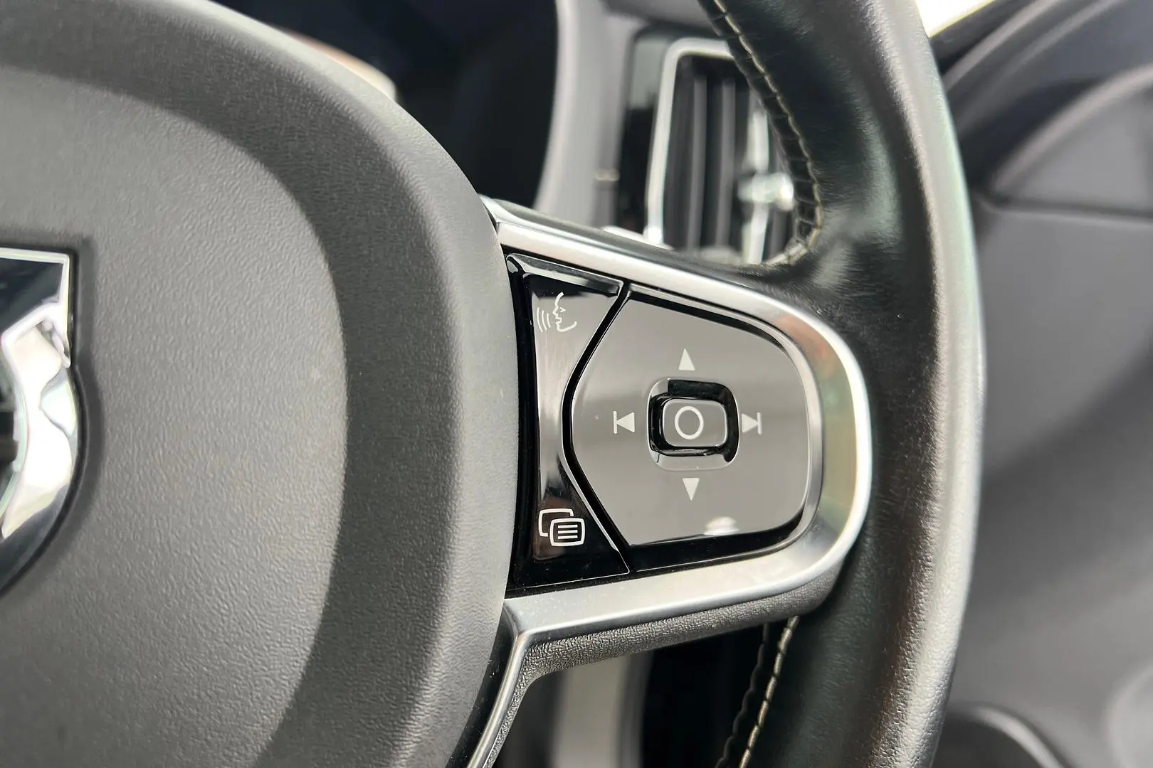 2020 Volvo XC60 Gallery Image 21