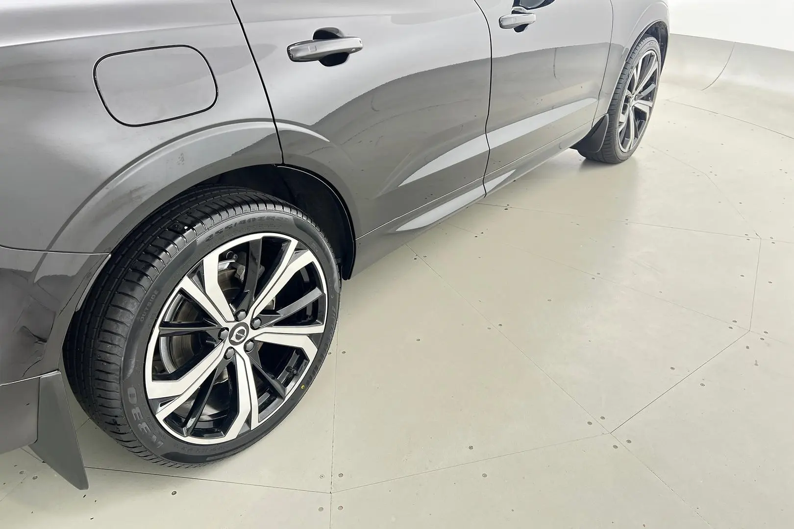 2021 Volvo XC60 Gallery Image 23