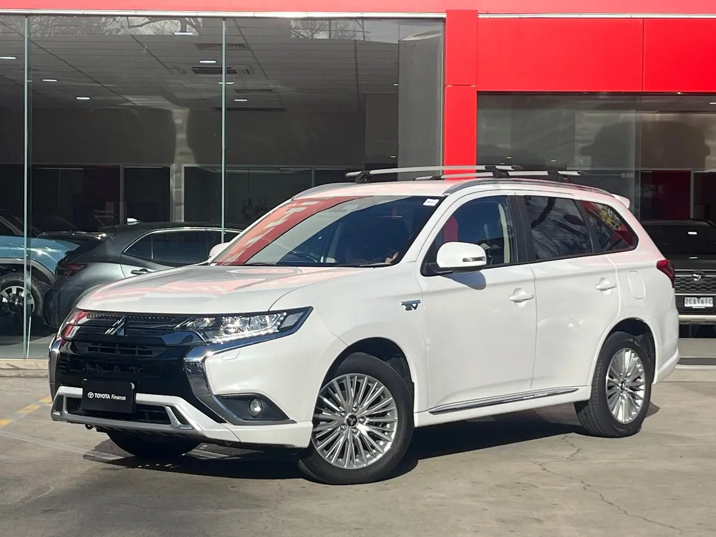 2018 Mitsubishi Outlander Gallery Image 8