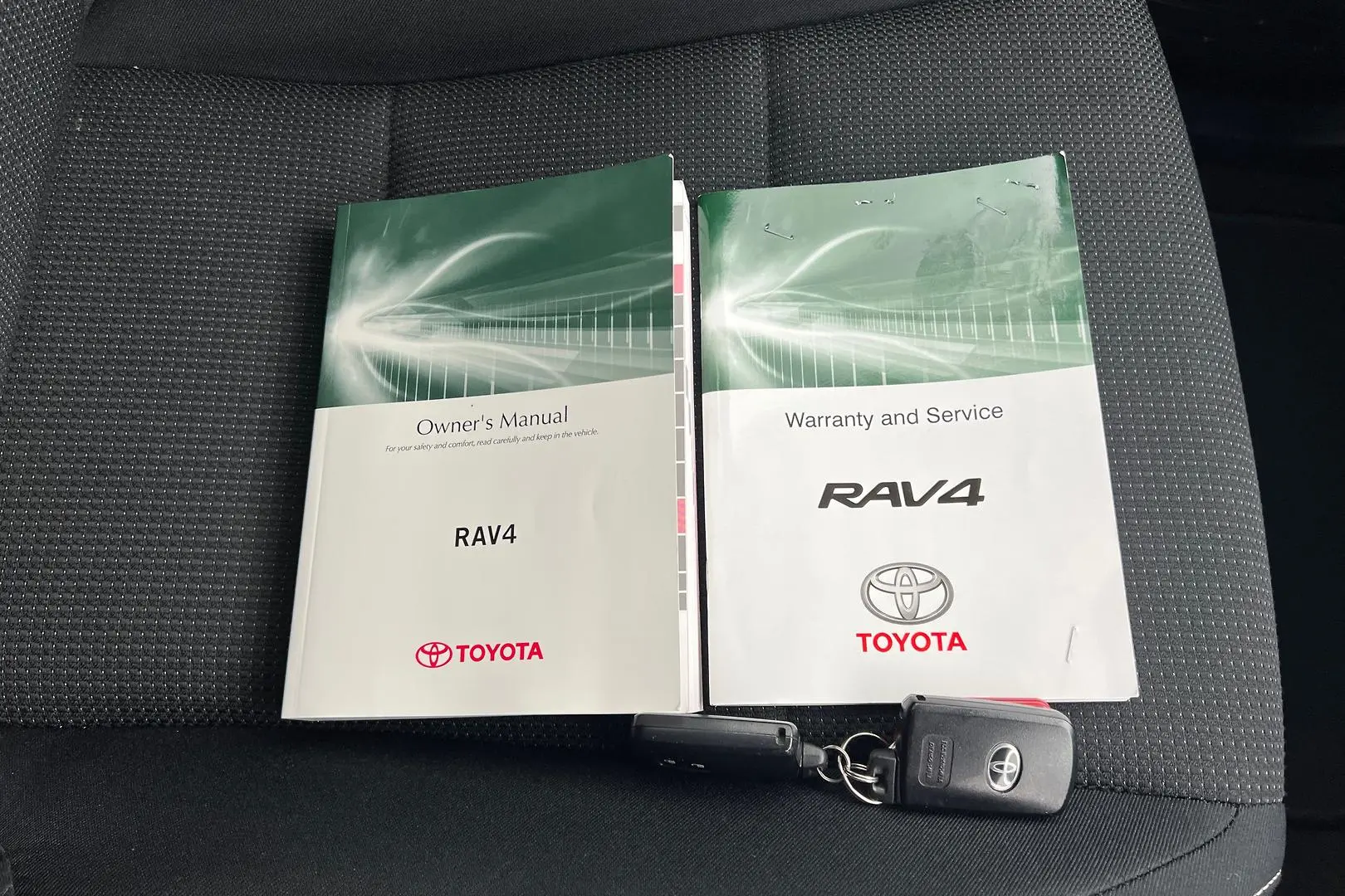 2016 Toyota RAV4 Gallery Image 21