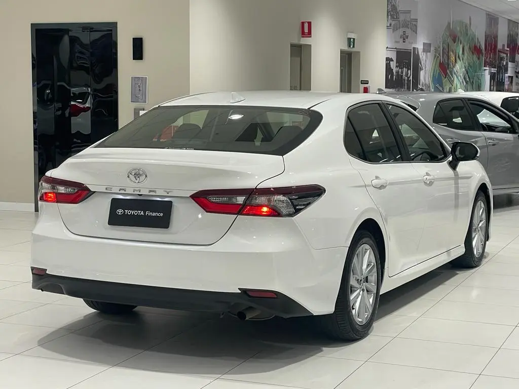 2024 Toyota Camry Gallery Image 10
