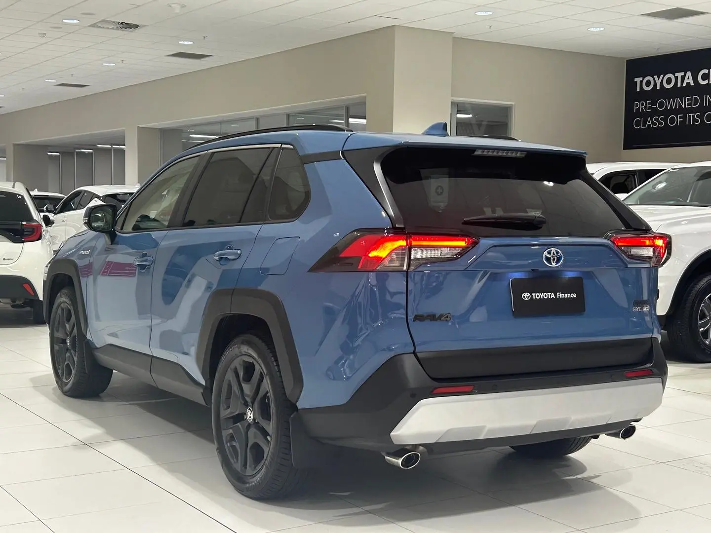2024 Toyota RAV4 Gallery Image 8