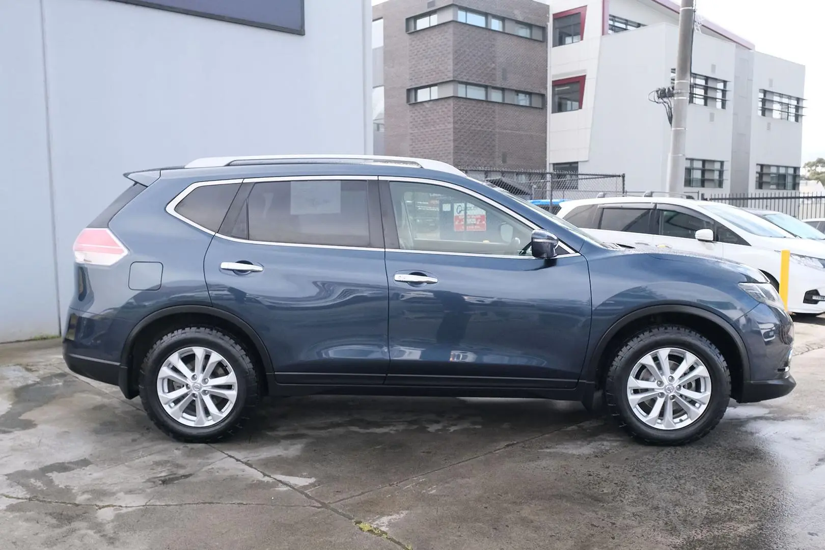 2015 Nissan X-TRAIL Gallery Image 5