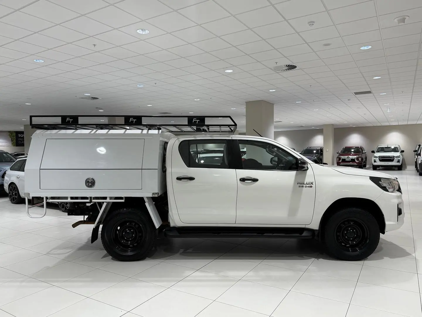 2019 Toyota Hilux Gallery Image 2