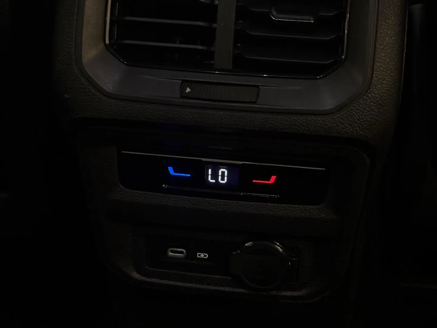 2022 Volkswagen Tiguan Gallery Image 15