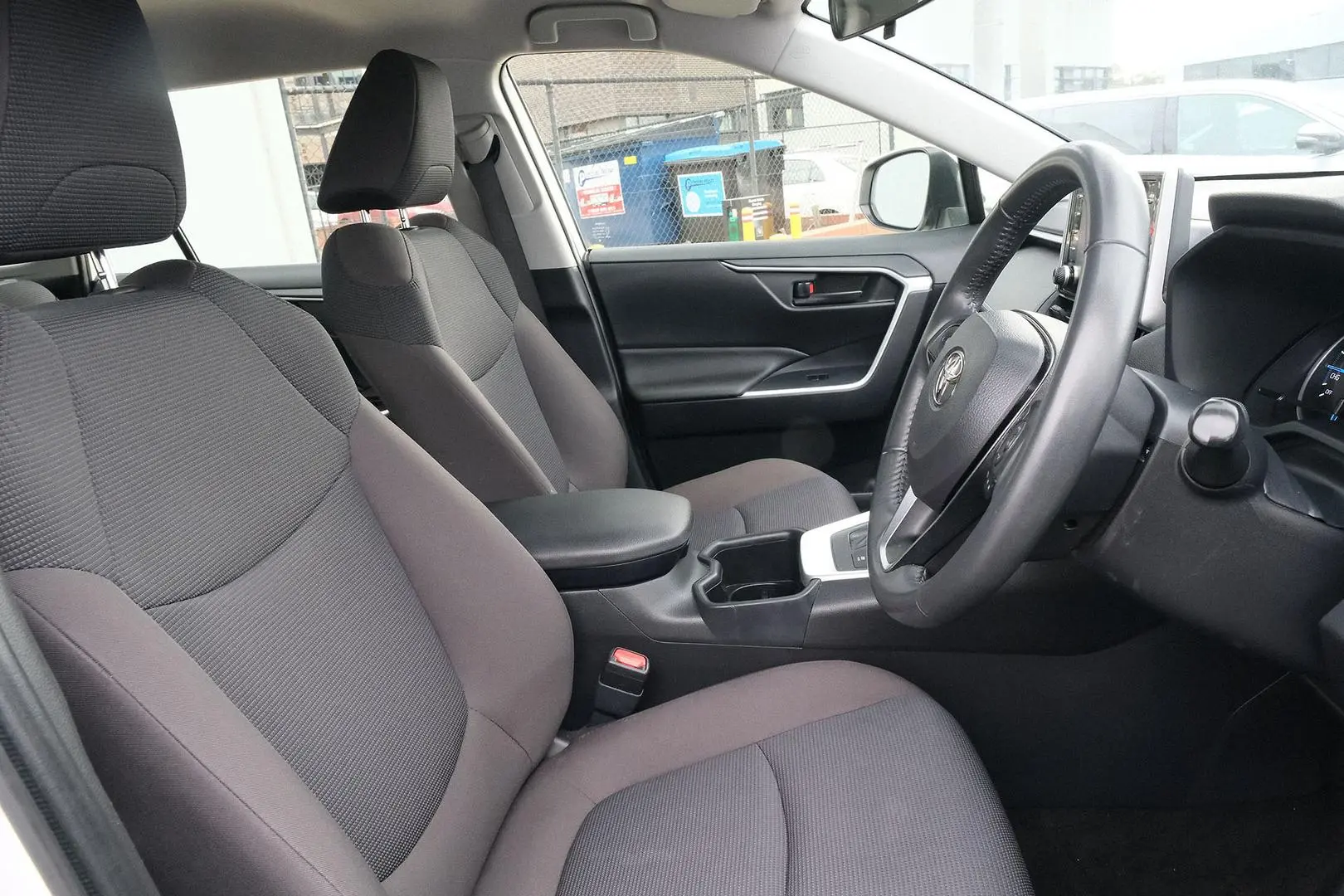 2022 Toyota RAV4 Gallery Image 13