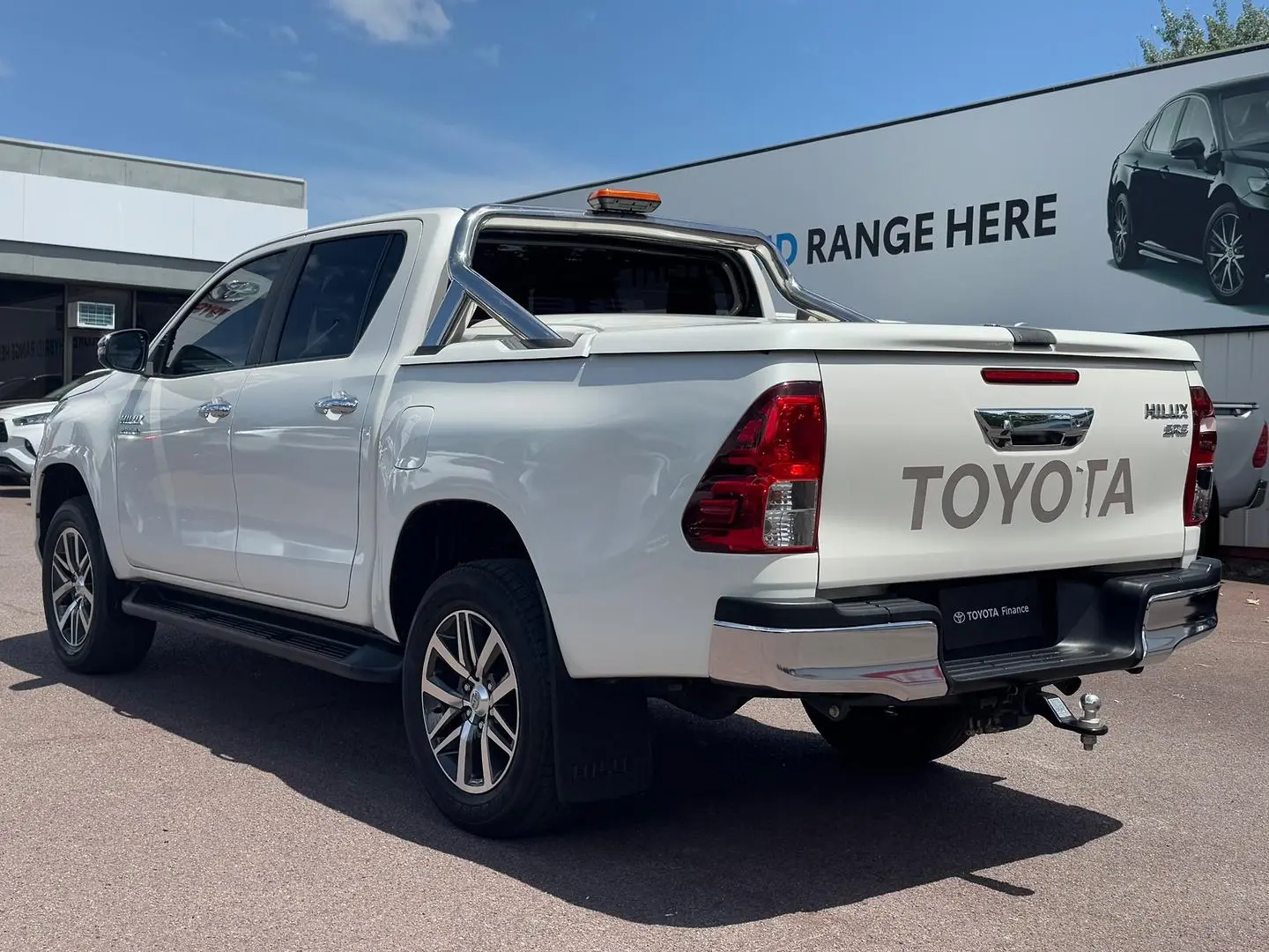 2019 Toyota Hilux Gallery Image 7