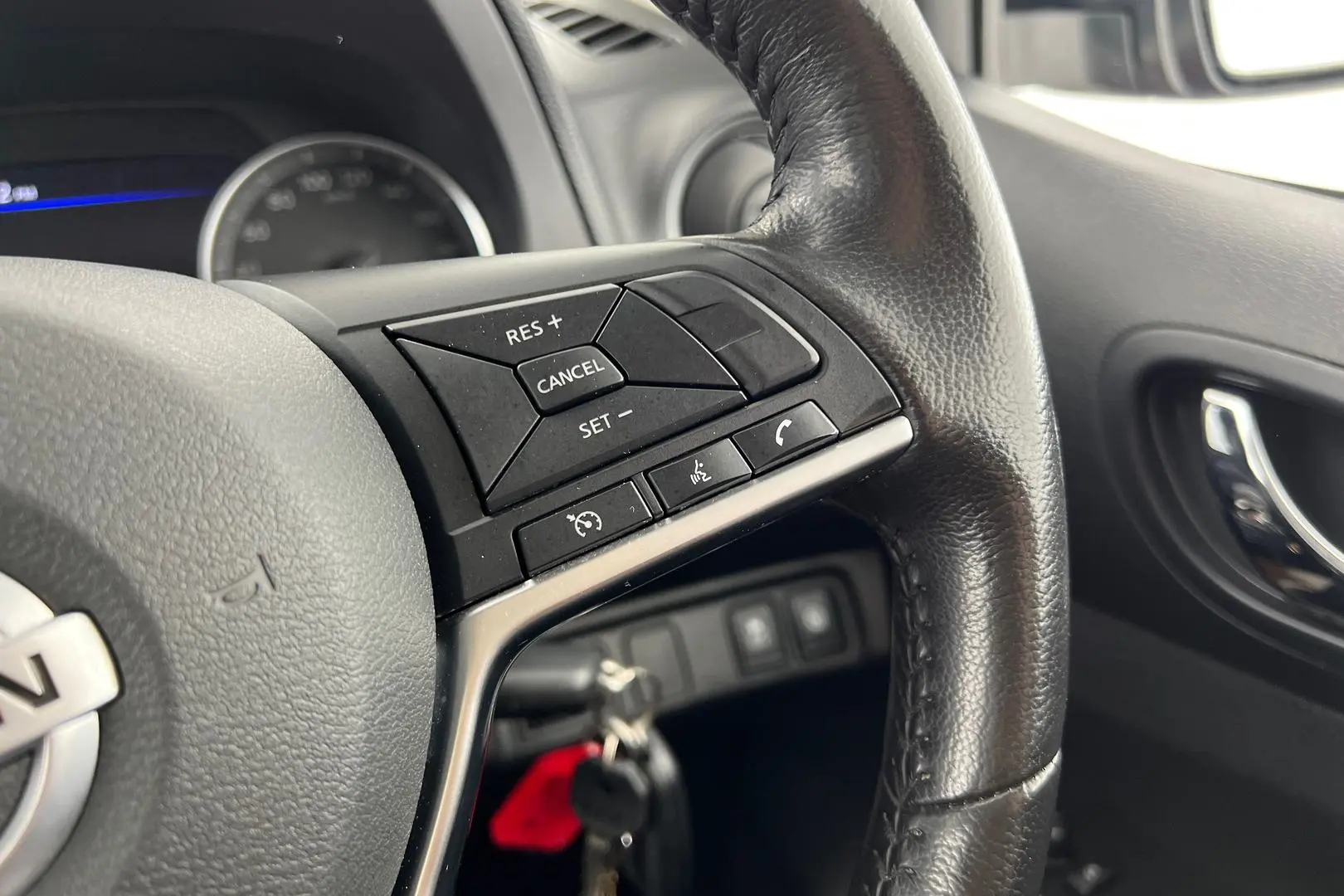2021 Nissan Navara Gallery Image 18