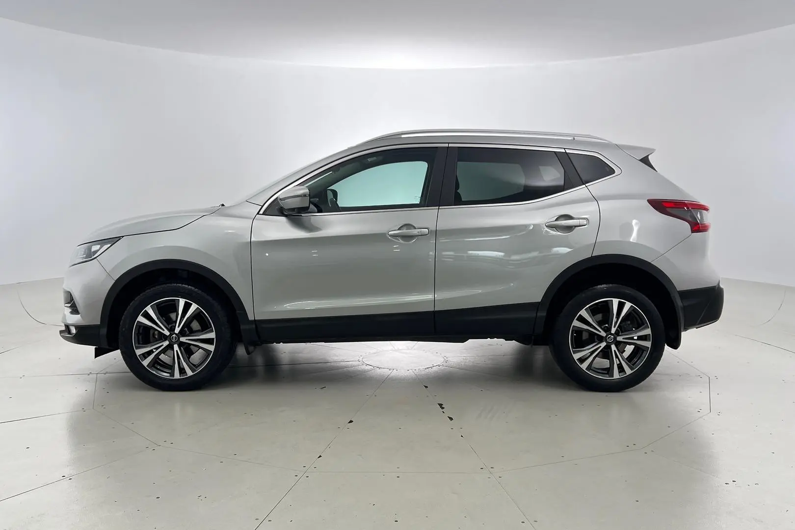 2019 Nissan QASHQAI Gallery Image 8