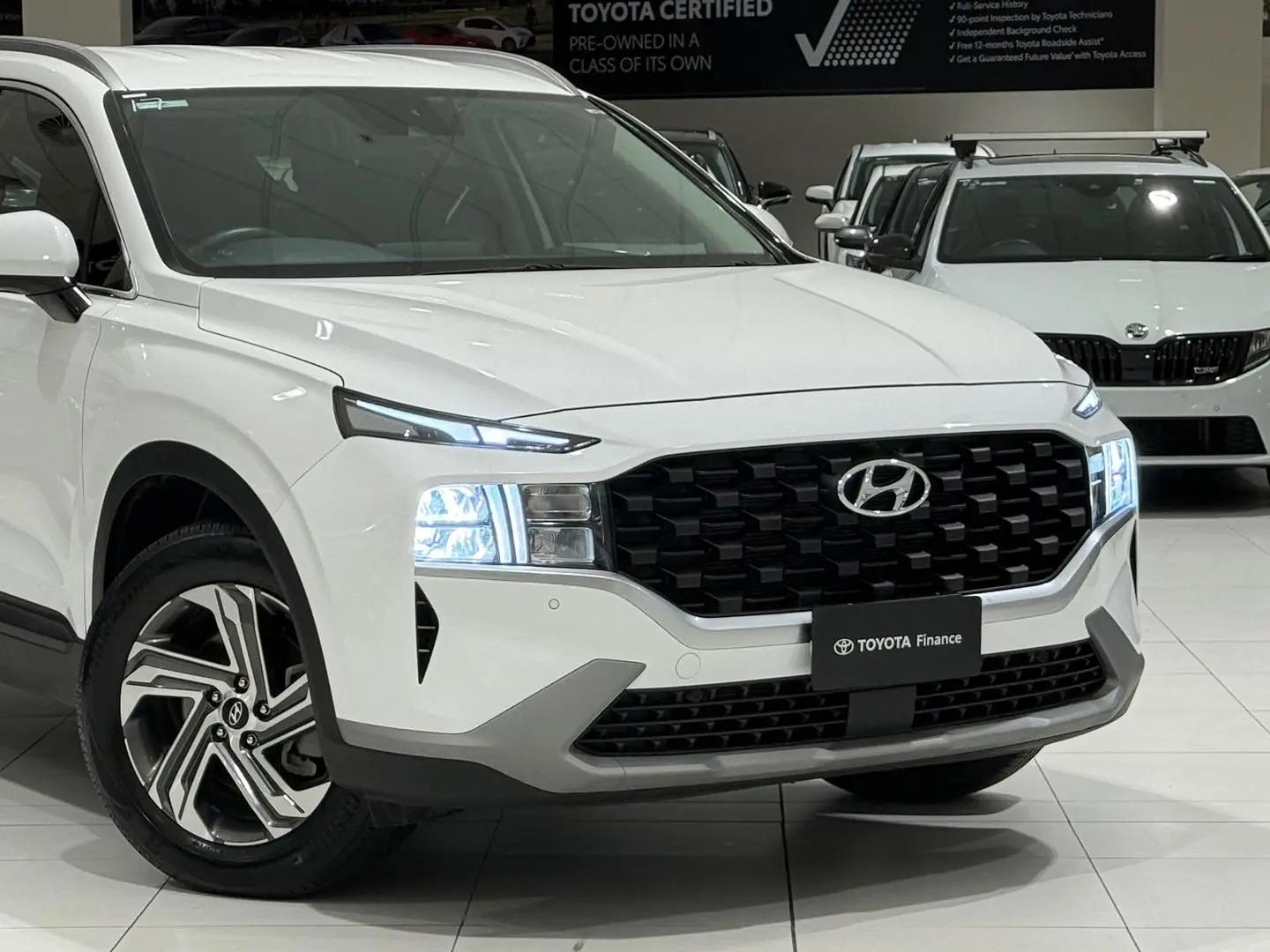 2021 Hyundai Santa Fe Gallery Image 3