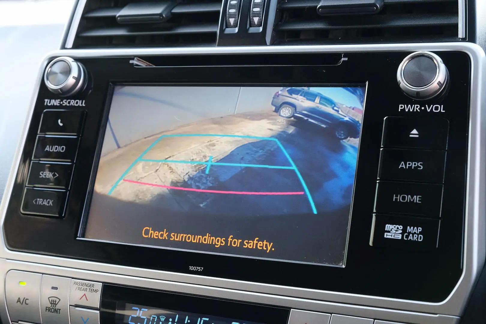 2019 Toyota Landcruiser Prado Gallery Image 9