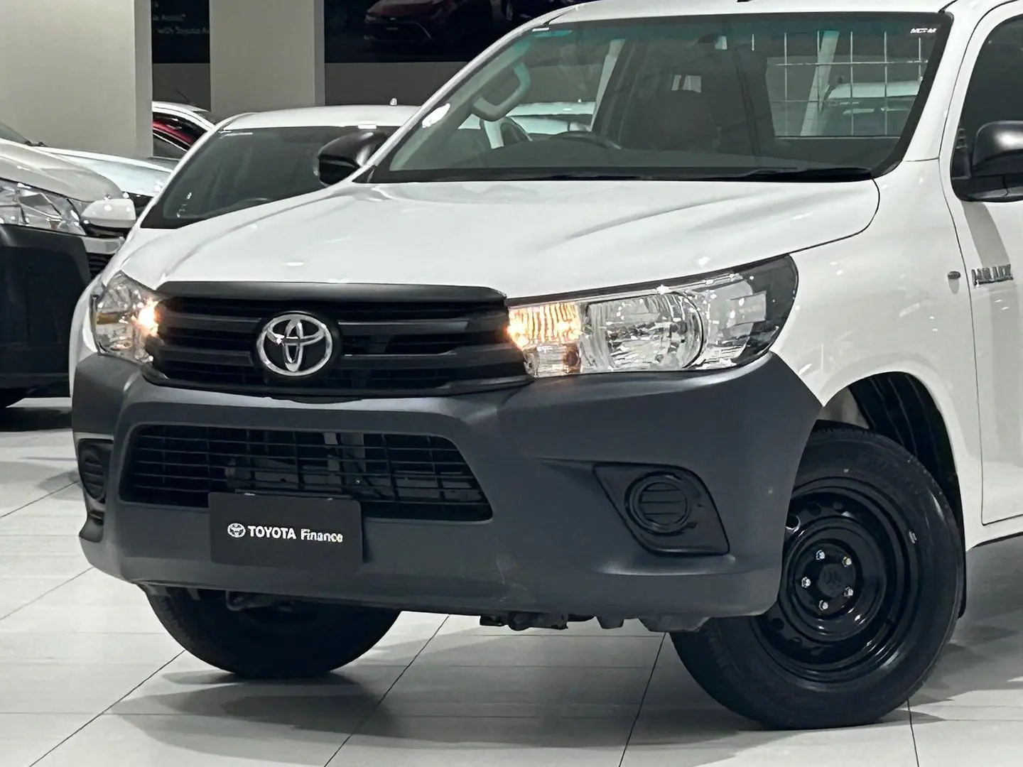 2016 Toyota Hilux Gallery Image 7
