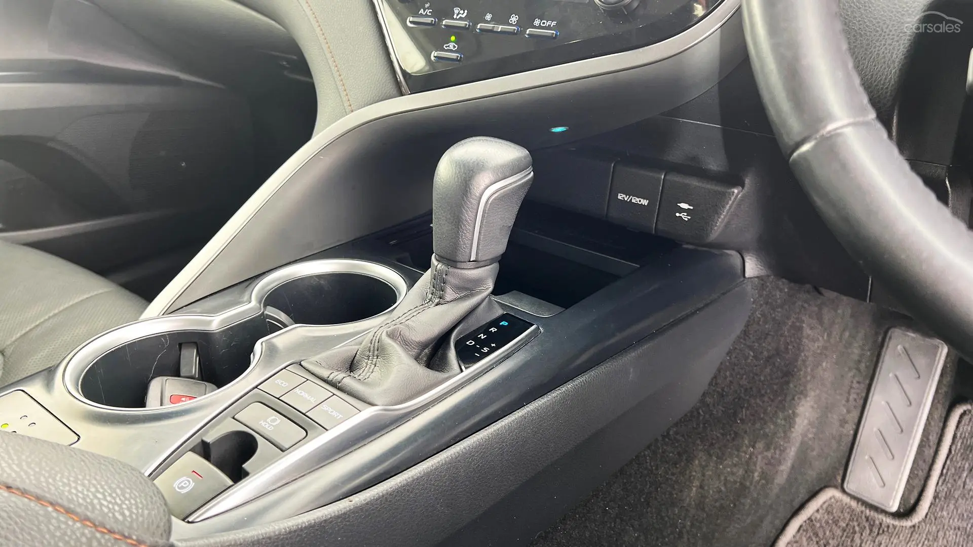2019 Toyota Camry Image 16
