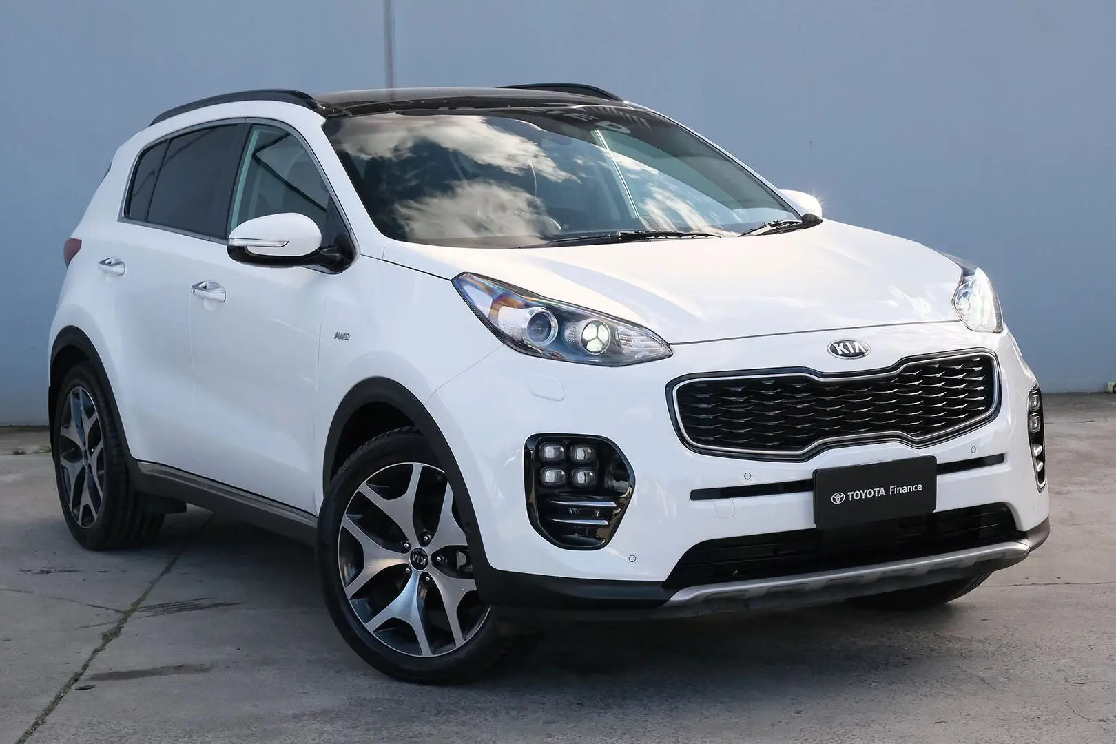 2017 Kia Sportage Gallery Image 1