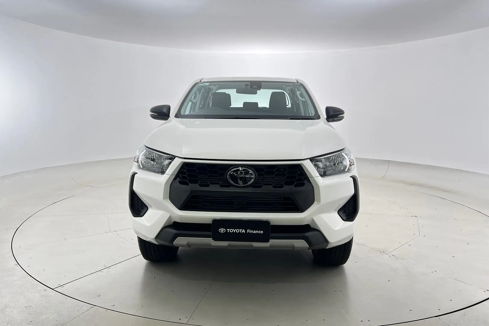 2024 Toyota Hilux Gallery Image 6