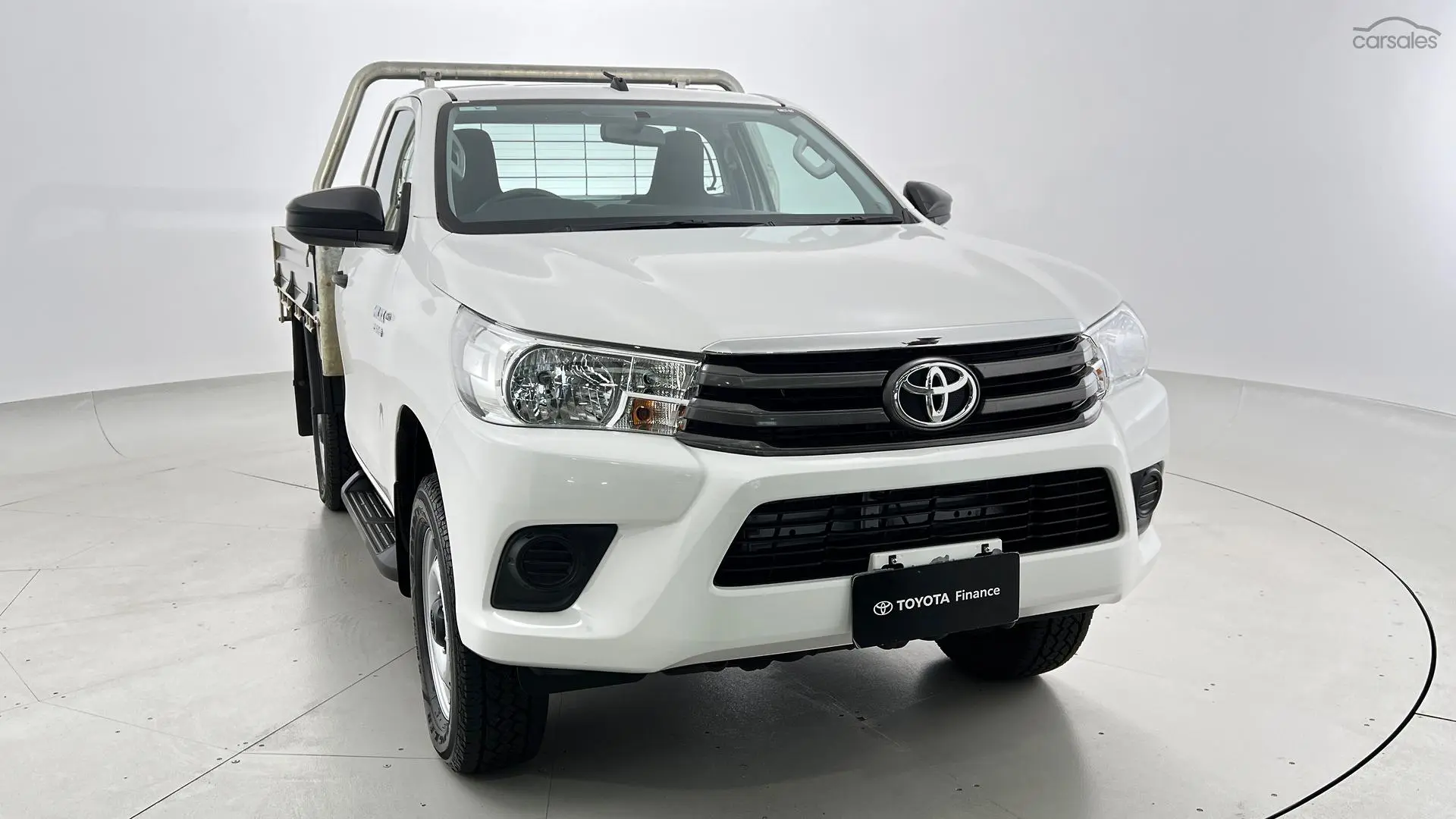 2018 Toyota Hilux Image 3