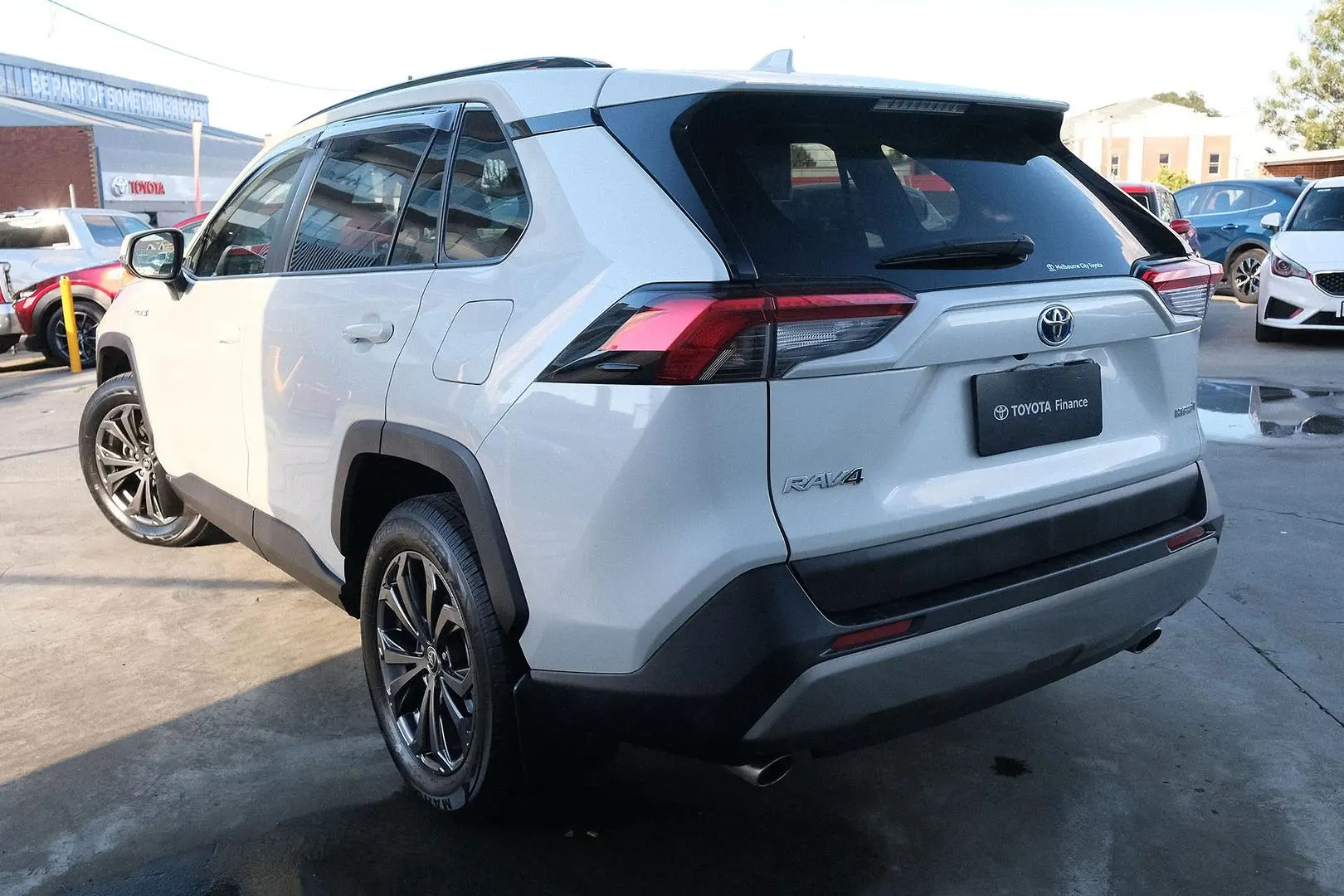 2022 Toyota RAV4 Gallery Image 2