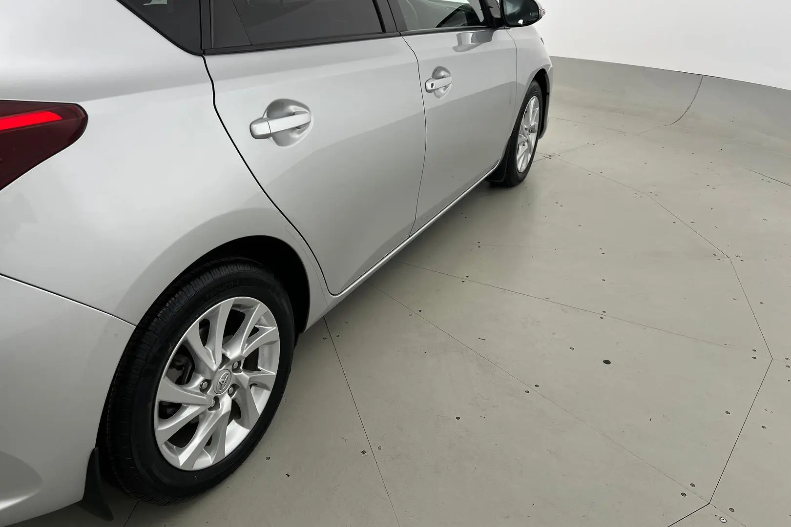 2016 Toyota Corolla Gallery Image 10