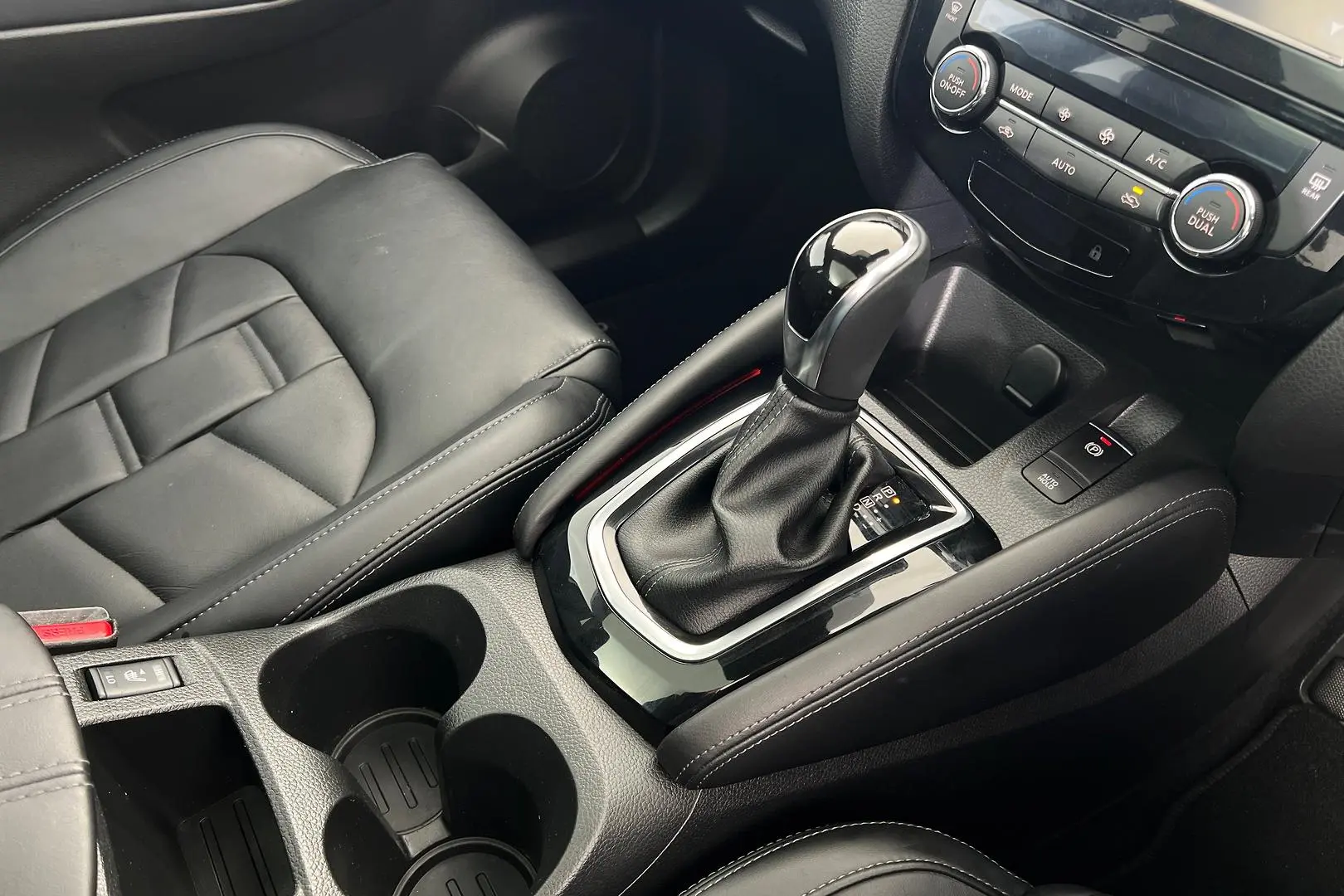 2019 Nissan QASHQAI Gallery Image 23