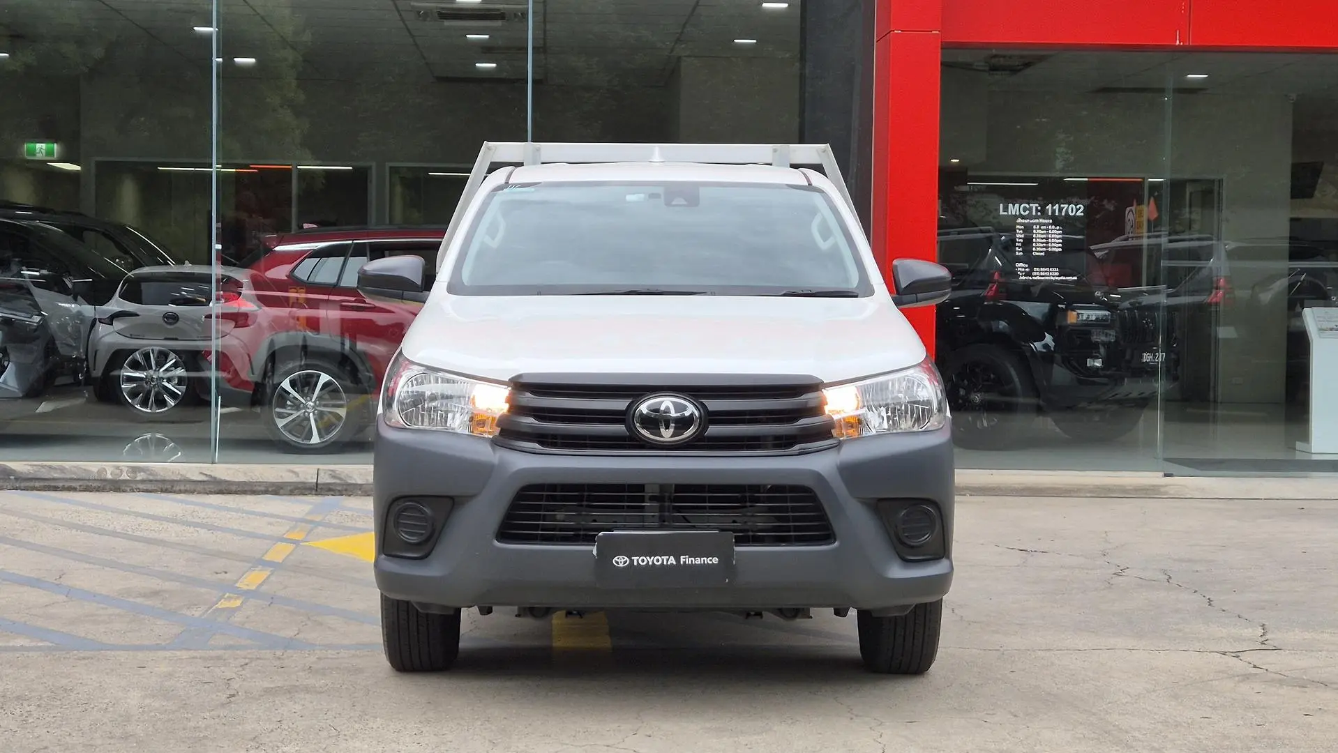 2023 Toyota Hilux Gallery Image 9