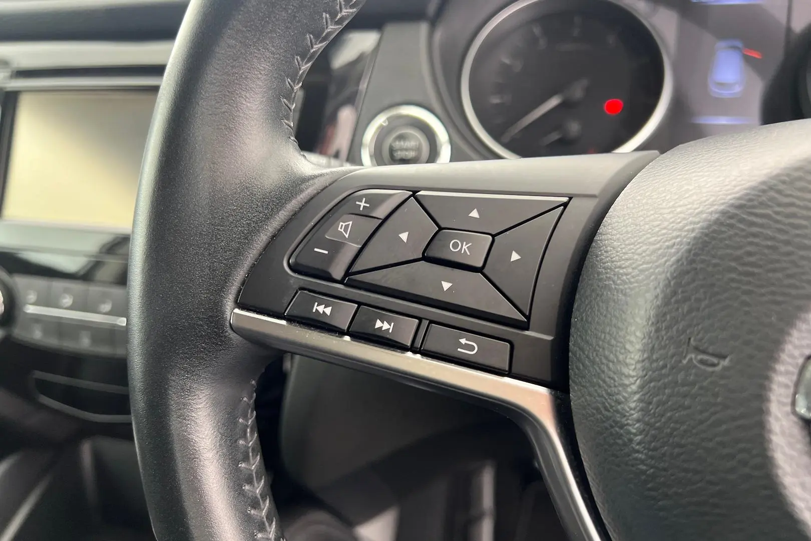 2019 Nissan QASHQAI Gallery Image 16