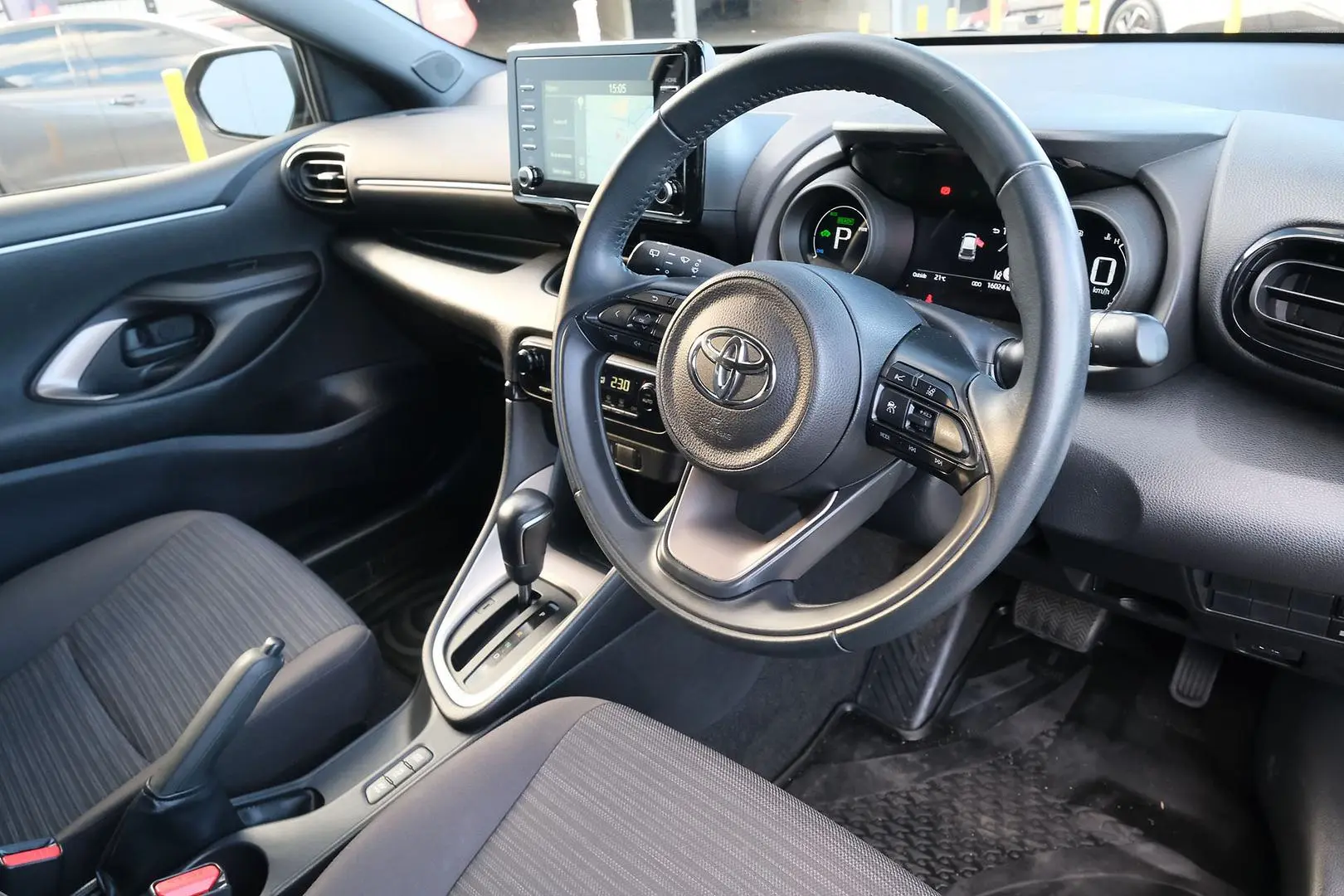 2022 Toyota Yaris Gallery Image 7