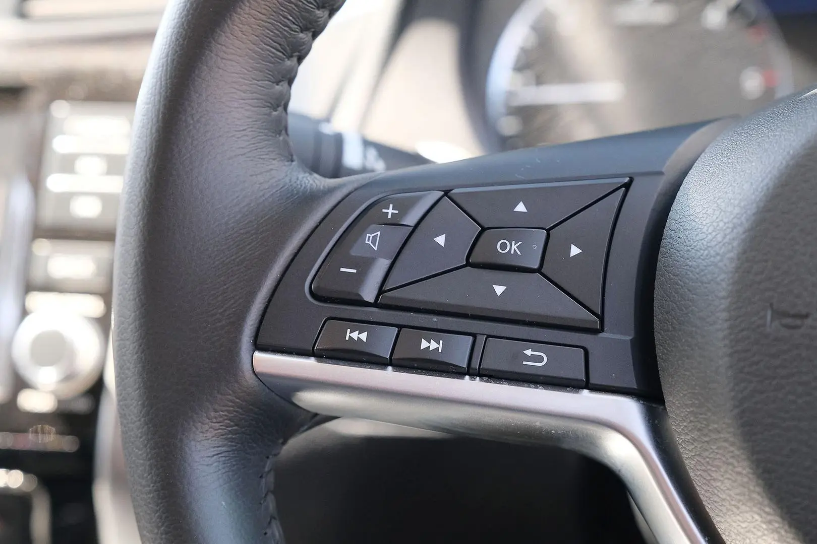 2024 Nissan Navara Gallery Image 15