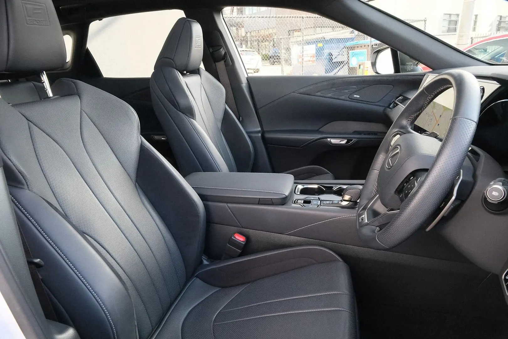 2024 Lexus RX Gallery Image 15