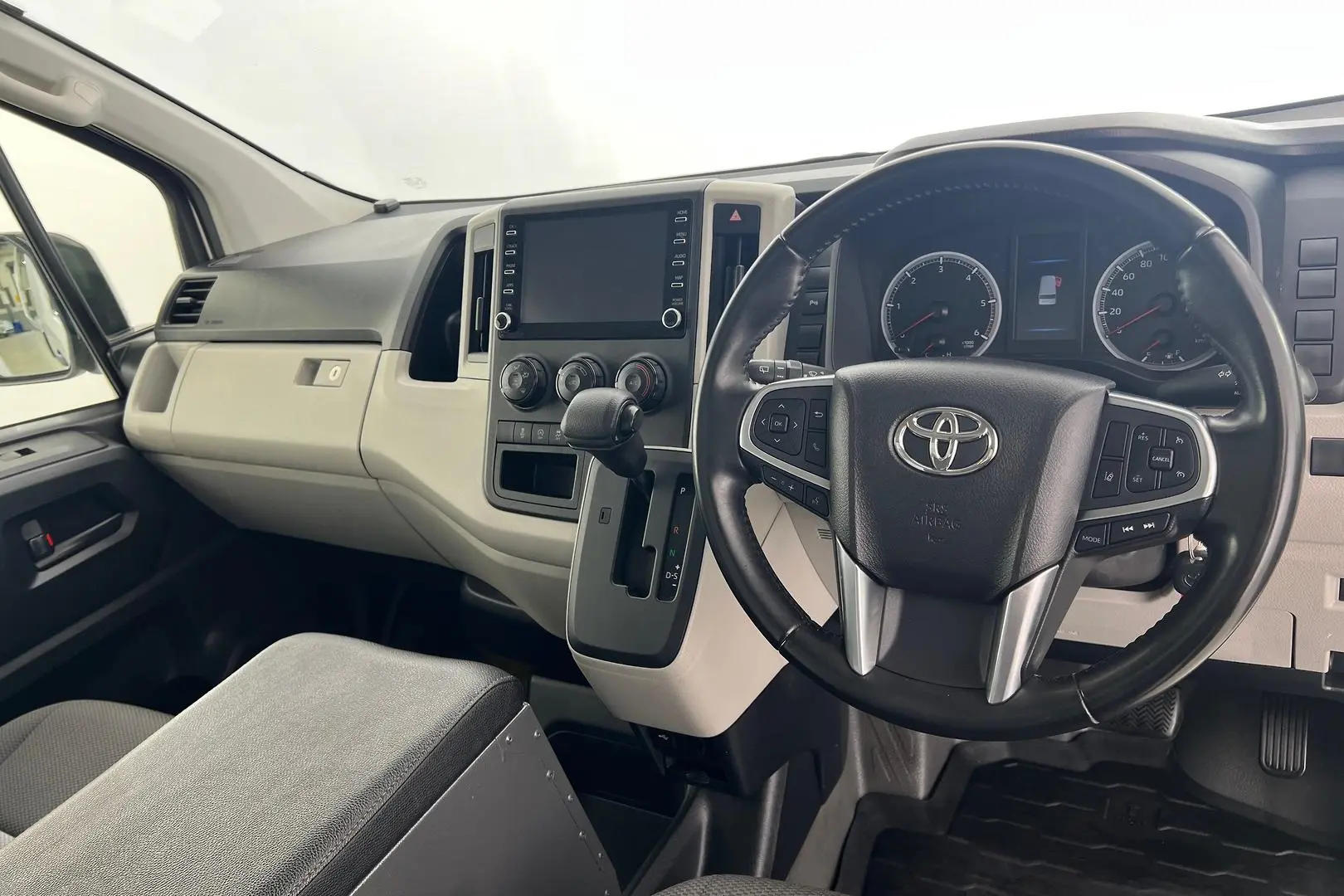 2020 Toyota Hiace Gallery Image 10